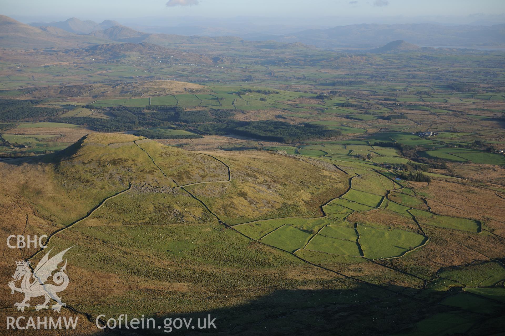 RCAHMW colour oblique photograph of Pen y Gaer hillfort, winter landscape. Taken by Toby Driver on 10/12/2012.