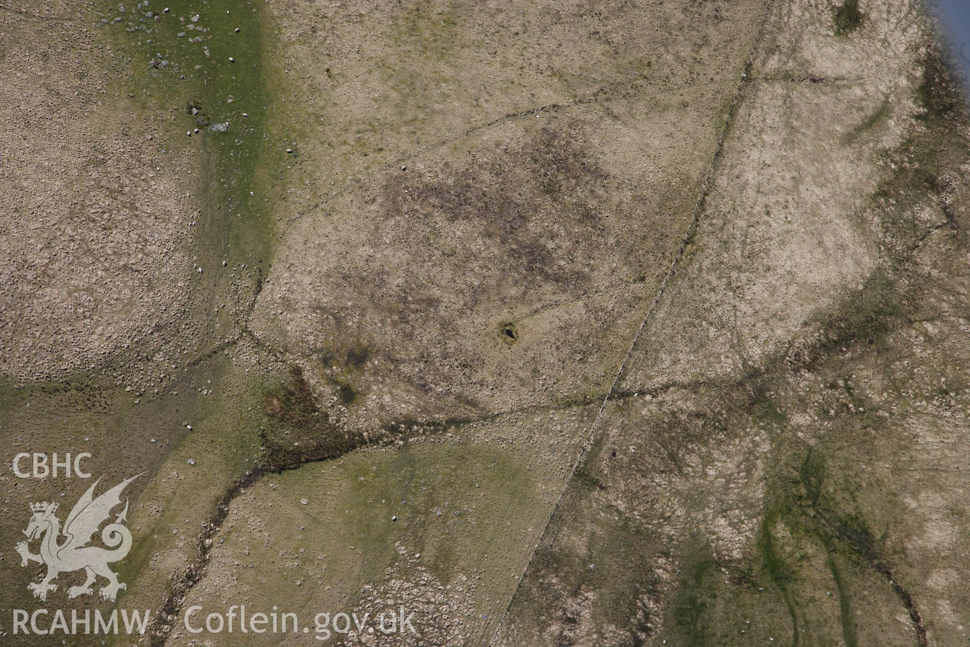 RCAHMW colour oblique photograph of Waun Lleuci standing stone. Taken by Toby Driver on 22/05/2012.