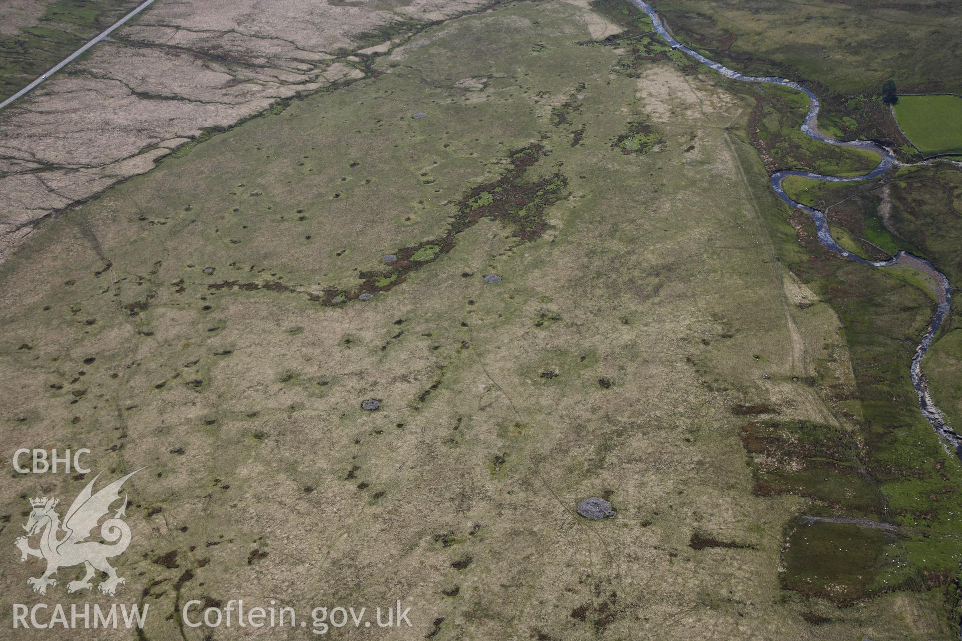 RCAHMW colour oblique photograph of Cefn Esgair-Carnau, cairn field. Taken by Toby Driver on 22/05/2012.