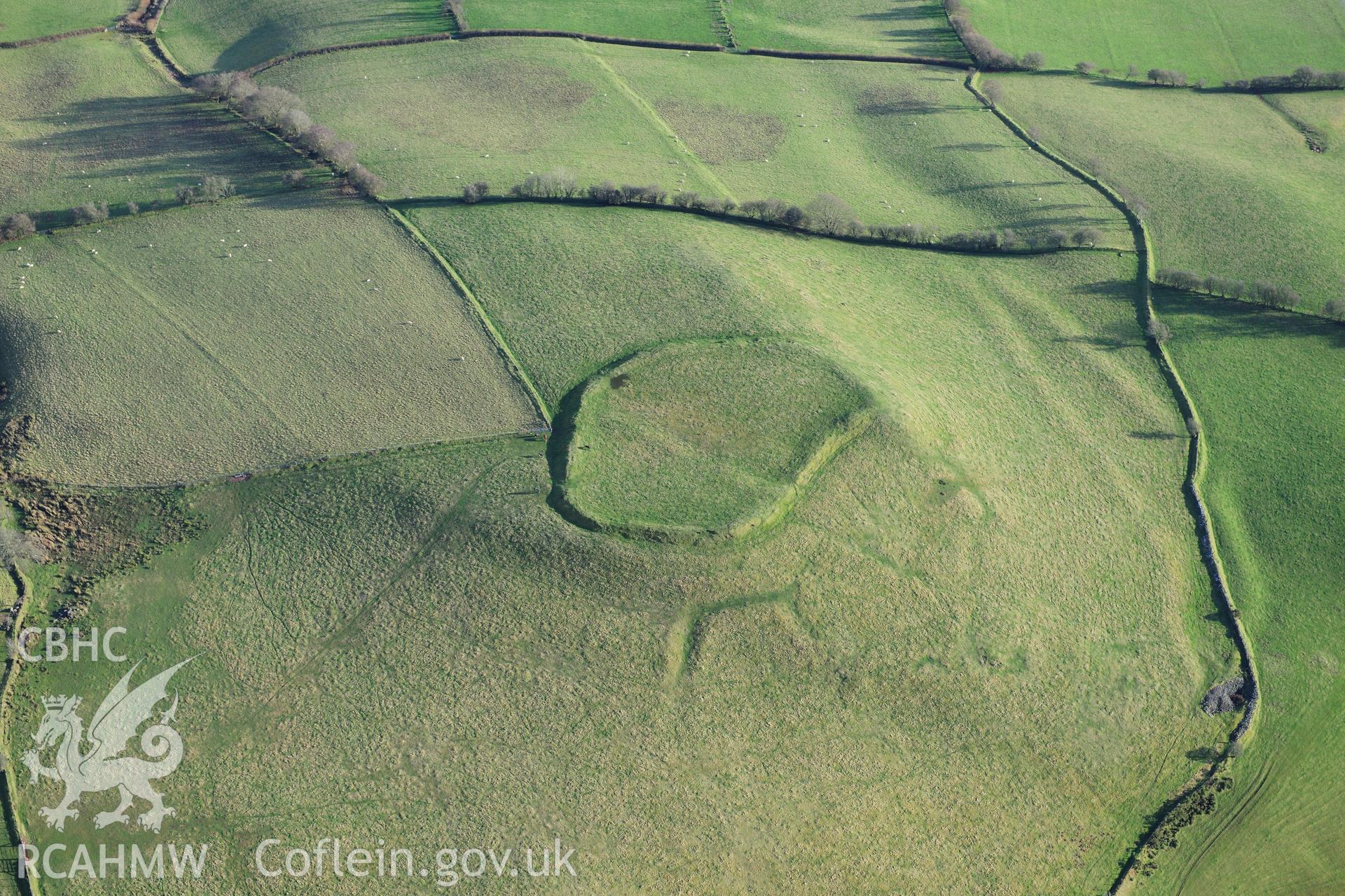 RCAHMW colour oblique photograph of Twyn y Gaer defended enclosure. Taken by Toby Driver on 23/11/2012.