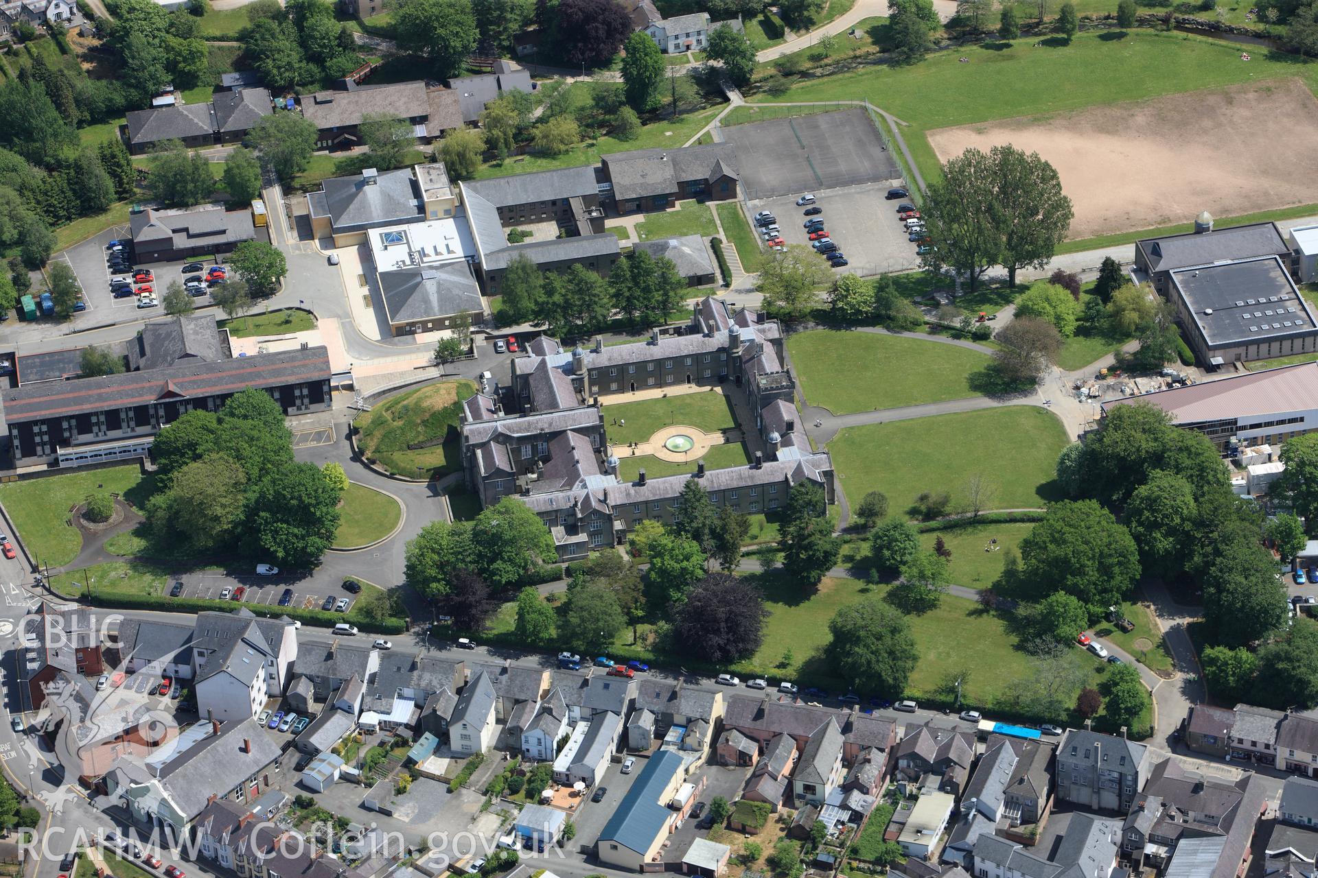 RCAHMW colour oblique photograph of University of Wales, Lampeter. Taken by Toby Driver on 28/05/2012.