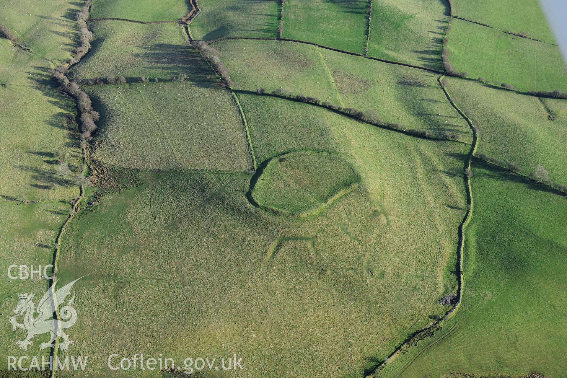 RCAHMW colour oblique photograph of Twyn y Gaer defended enclosure. Taken by Toby Driver on 23/11/2012.