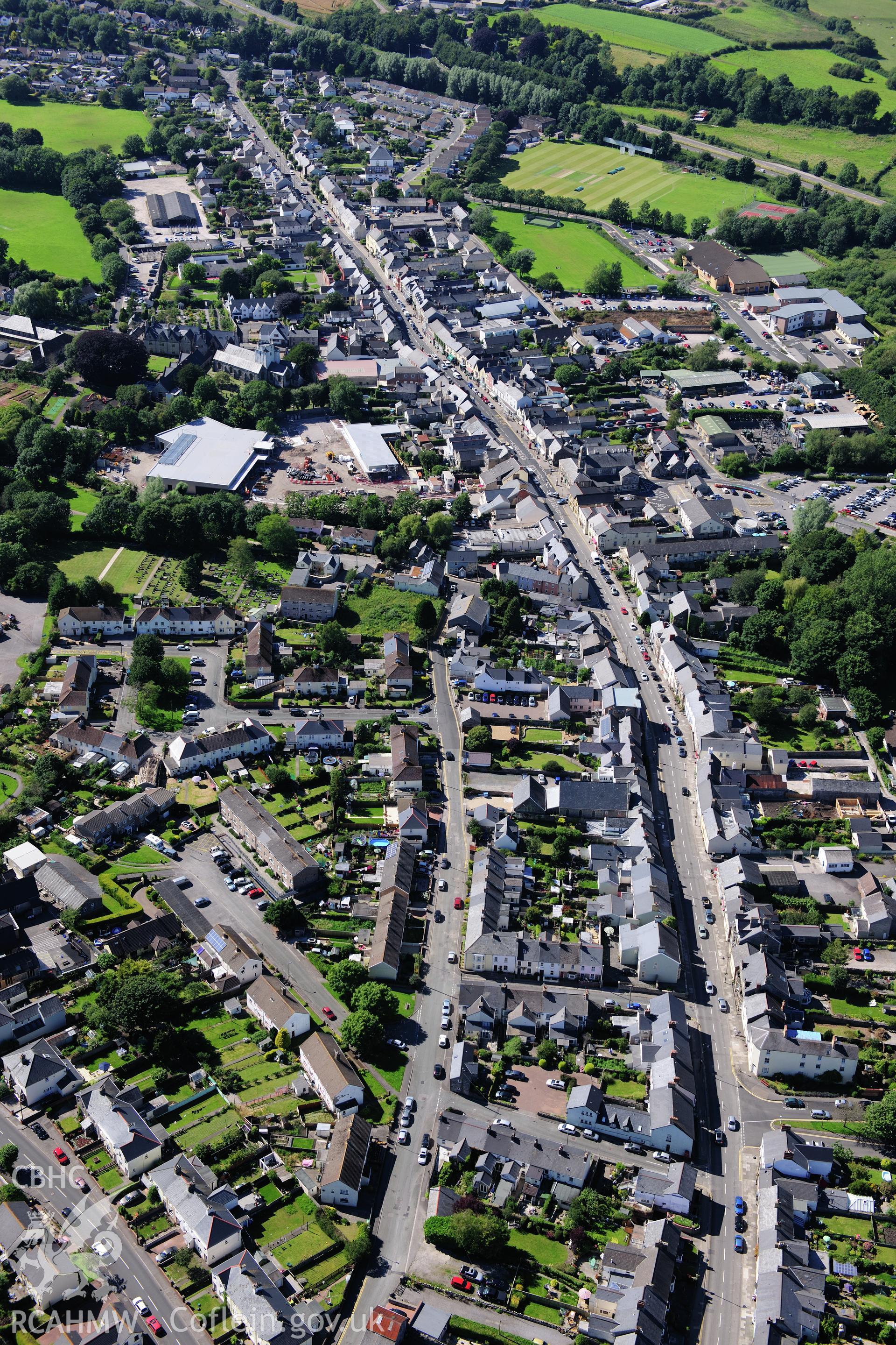 RCAHMW colour oblique photograph of Cowbridge, townscape. Taken by Toby Driver on 24/07/2012.