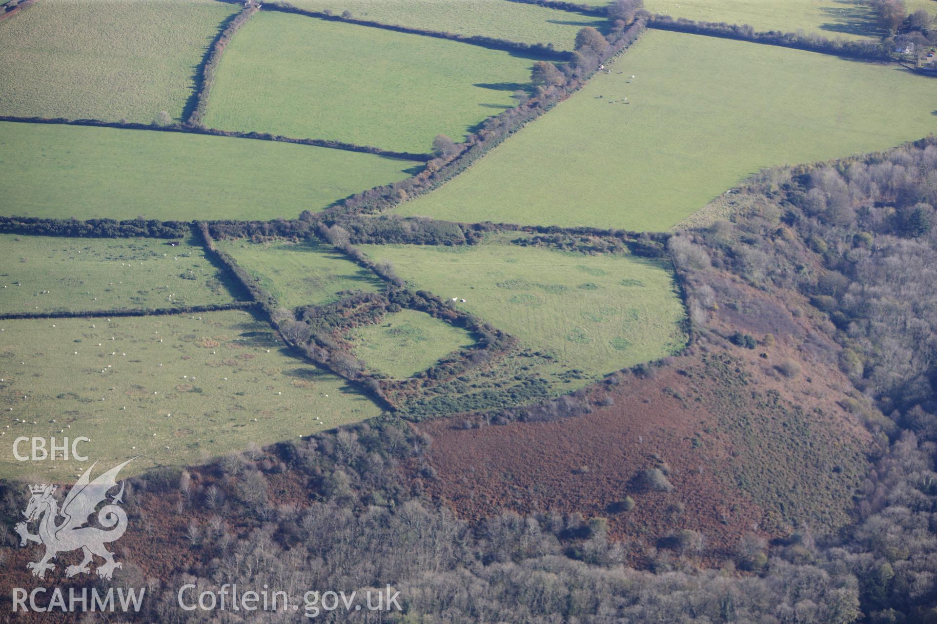 RCAHMW colour oblique photograph of Castell Aberdeuddwr. Taken by Toby Driver on 05/11/2012.