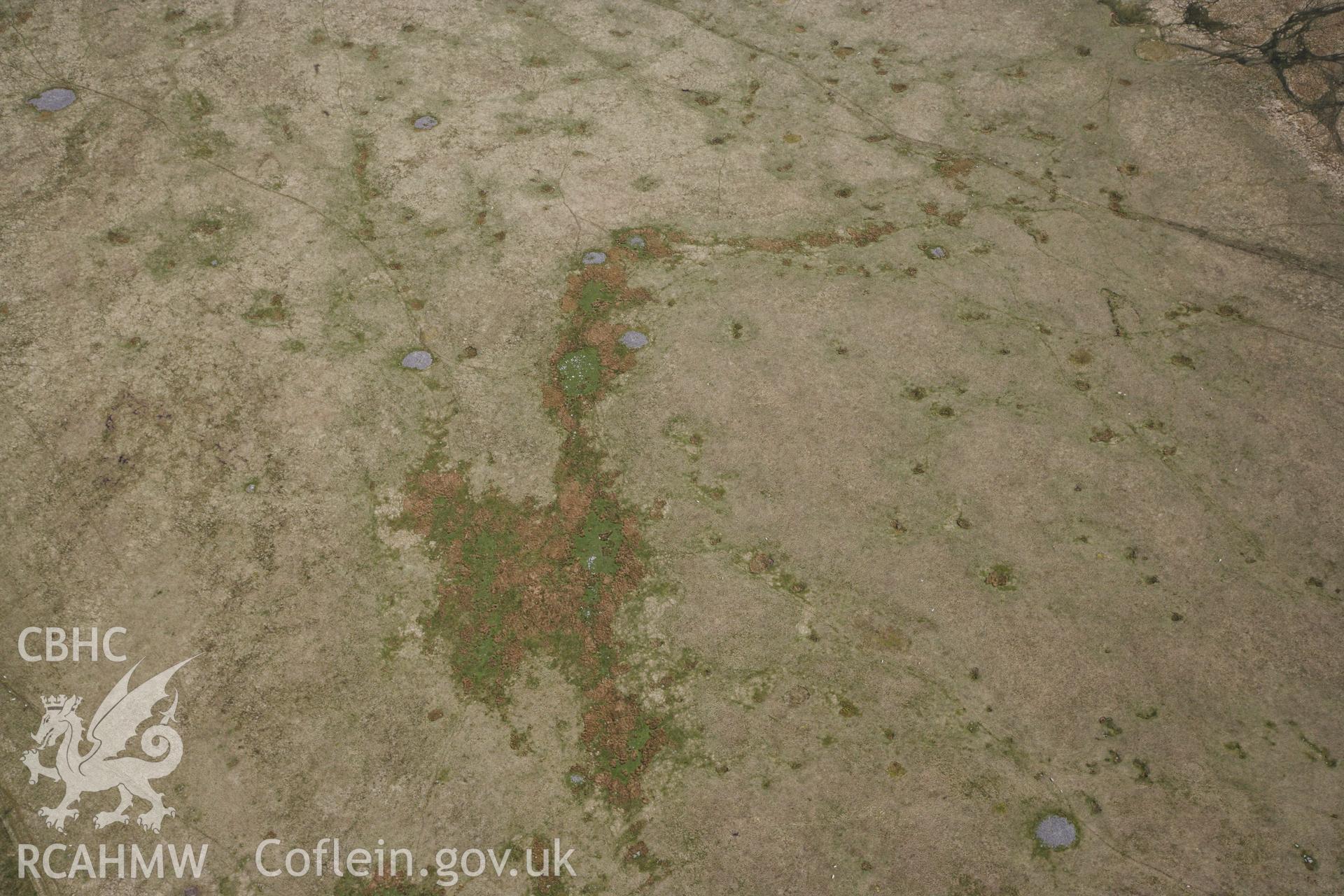 RCAHMW colour oblique photograph of Cefn Esgair-Carnau, cairn field. Taken by Toby Driver on 22/05/2012.