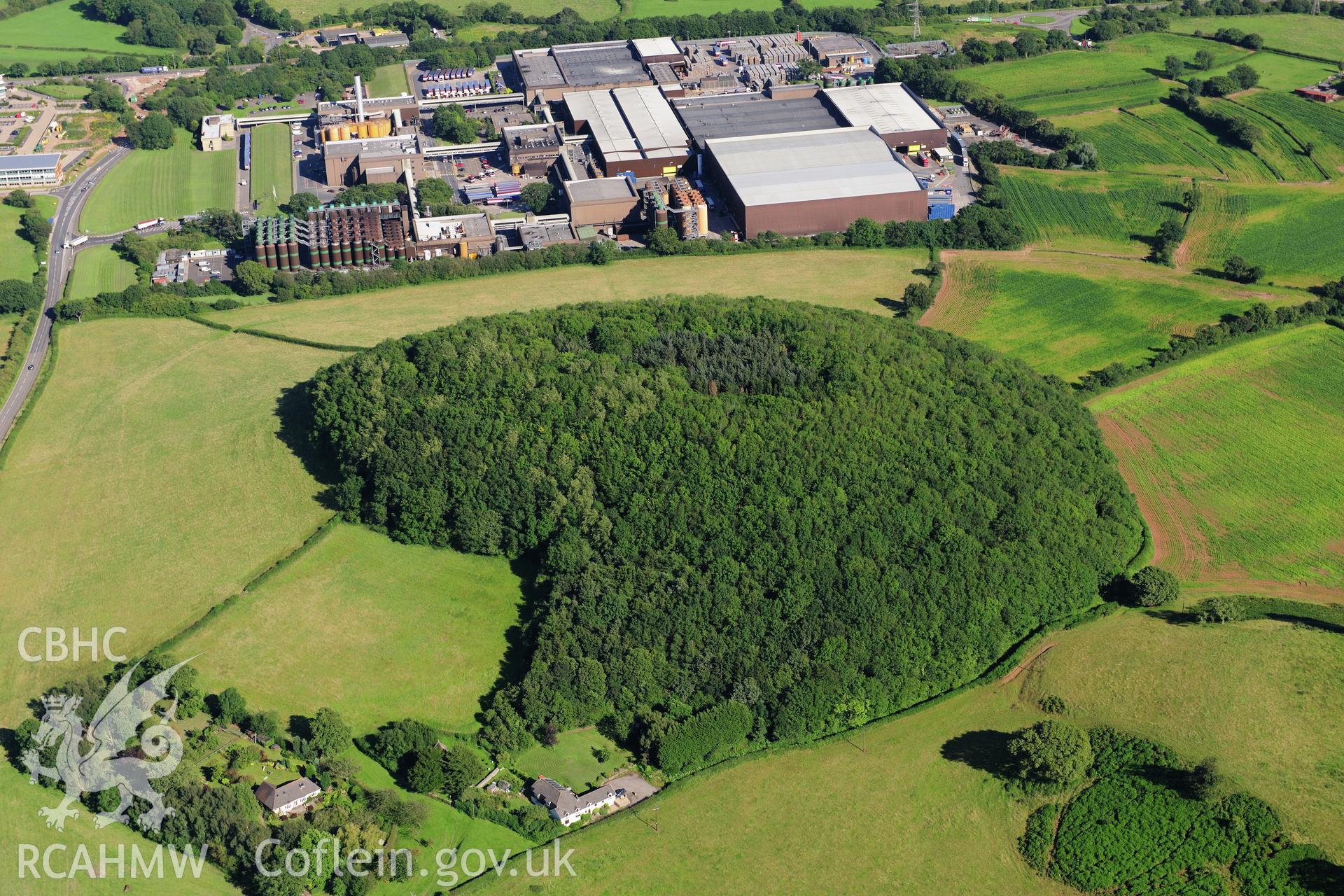 RCAHMW colour oblique photograph of Willcrick Hill, hillfort. Taken by Toby Driver on 24/07/2012.