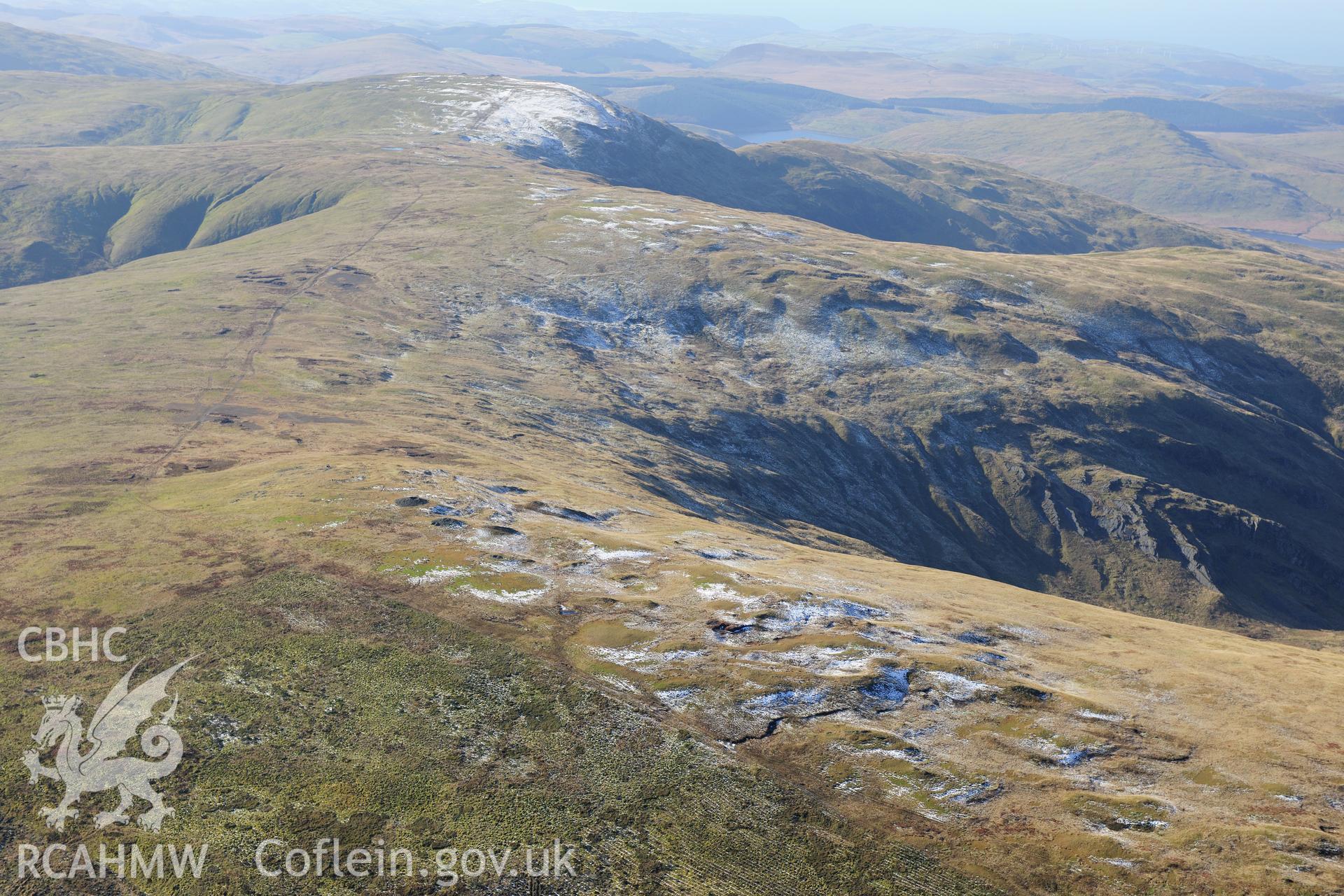 RCAHMW colour oblique photograph of Pen Pumlumon Arwystli cairn cemetery. Taken by Toby Driver on 05/11/2012.