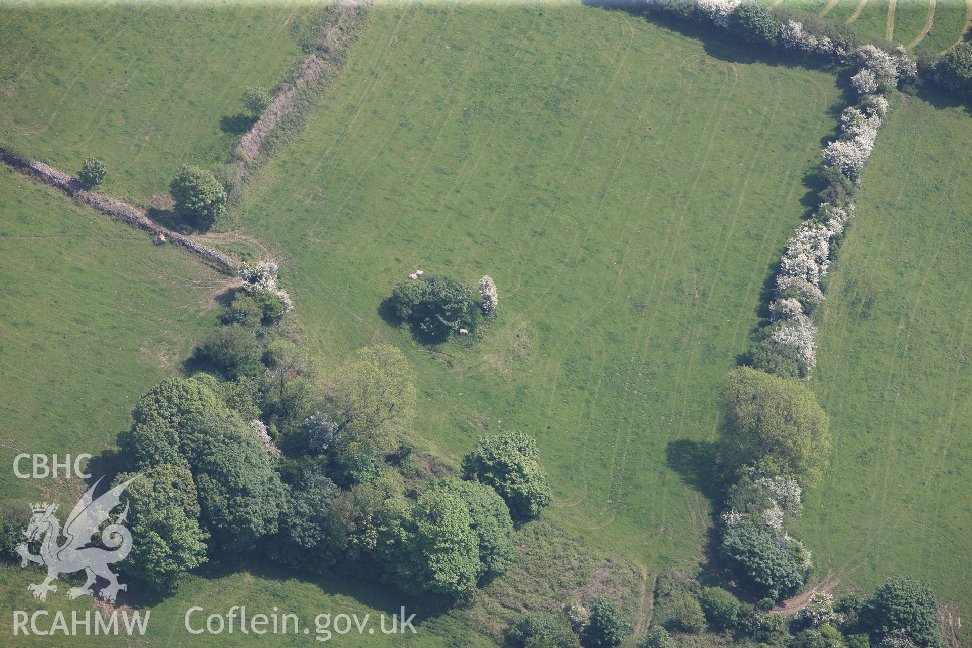 RCAHMW colour oblique photograph of Close view of feature in field two fields east of Coleman Farm dovecote, looking north west. Taken by Toby Driver on 24/05/2012.