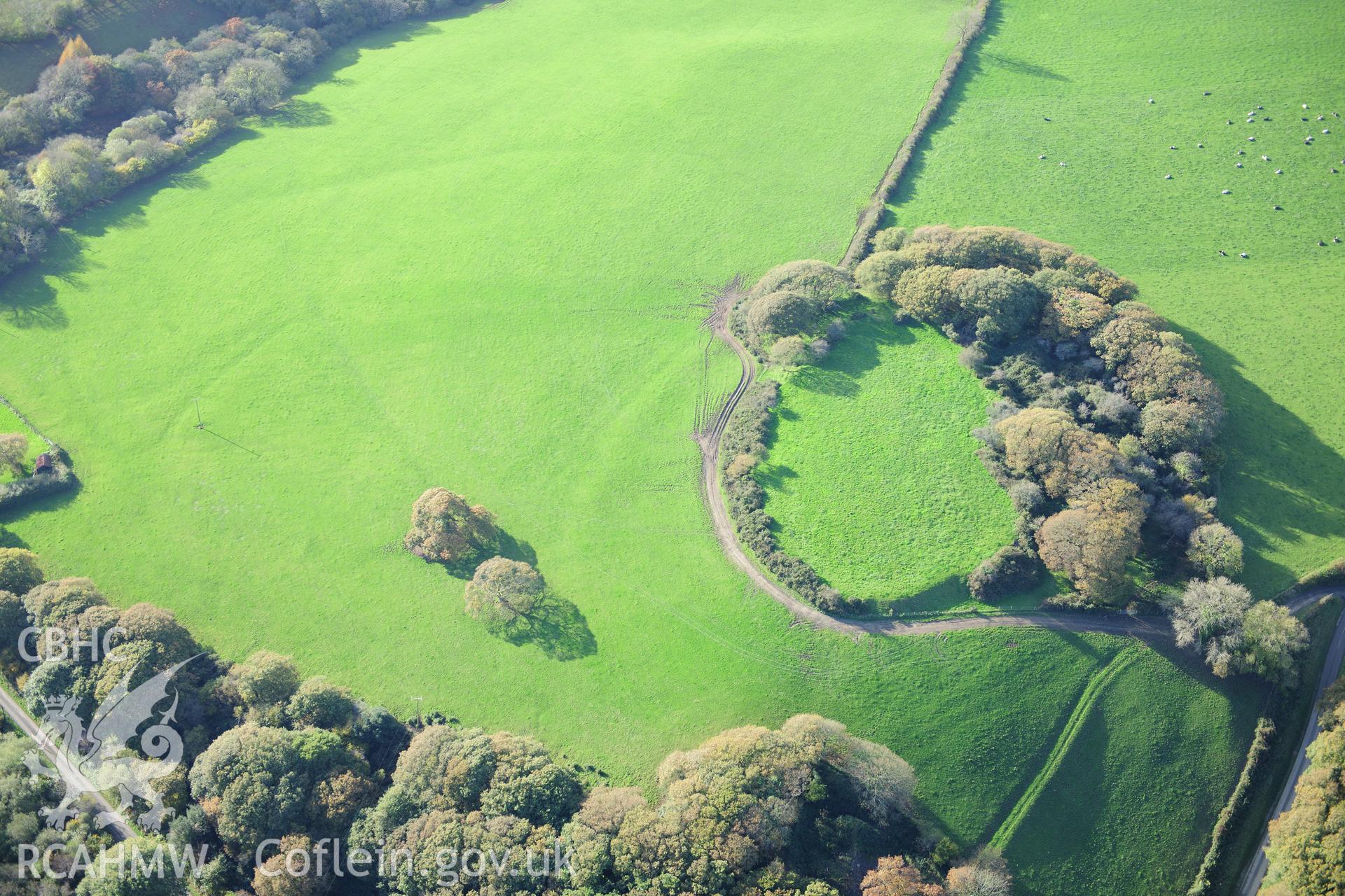 RCAHMW colour oblique photograph of  Castell Cymer, Castell Rhyd-y-Brwyn, Hillfort. Taken by Toby Driver on 26/10/2012.