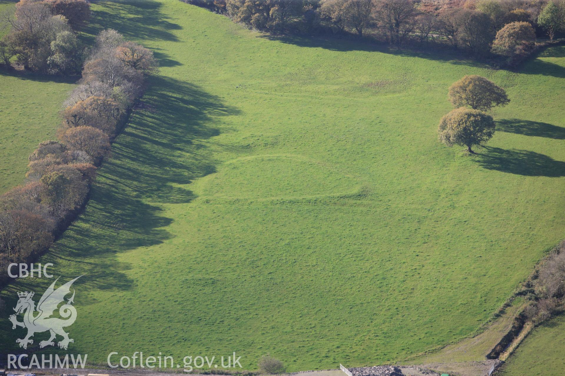 RCAHMW colour oblique photograph of Detail of Defended Velindre Enclosure, Llys Y Farn. Taken by Toby Driver on 26/10/2012.