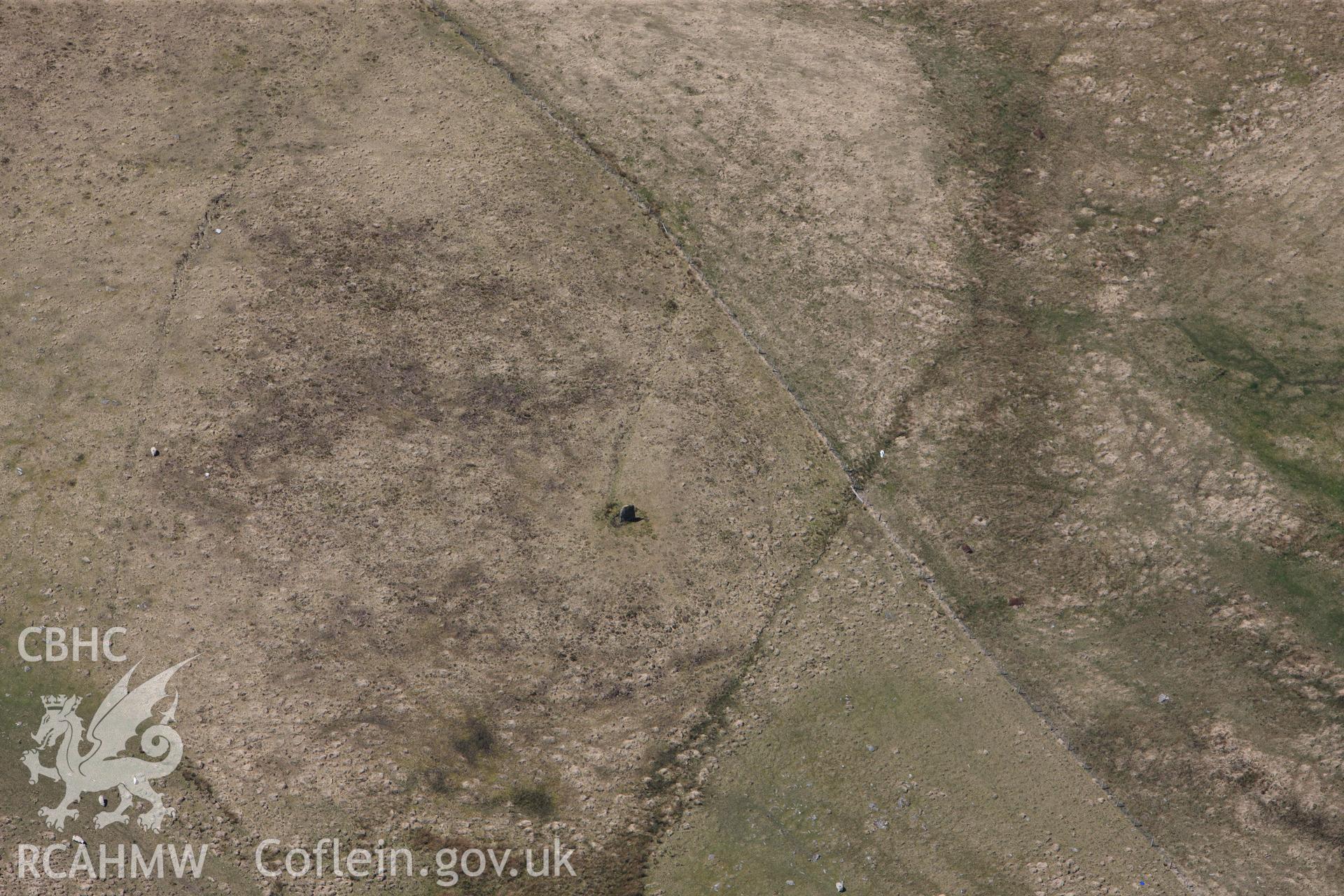 RCAHMW colour oblique photograph of Waun Lleuci standing stone. Taken by Toby Driver on 22/05/2012.