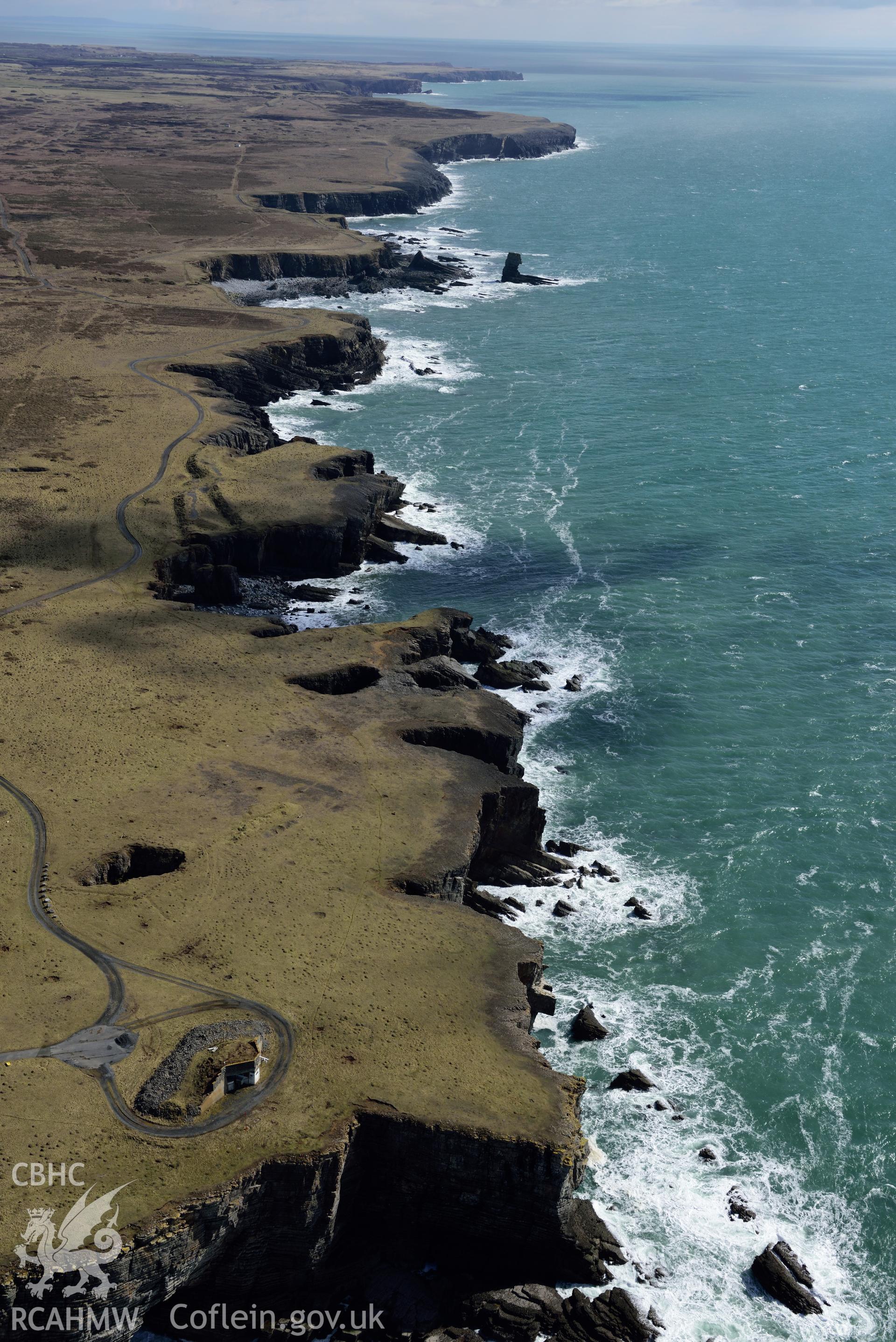 Flimston Bay promontory fort. Baseline aerial reconnaissance survey for the CHERISH Project. ? Crown: CHERISH PROJECT 2018. Produced with EU funds through the Ireland Wales Co-operation Programme 2014-2020. All material made freely available through the Open Government Licence.