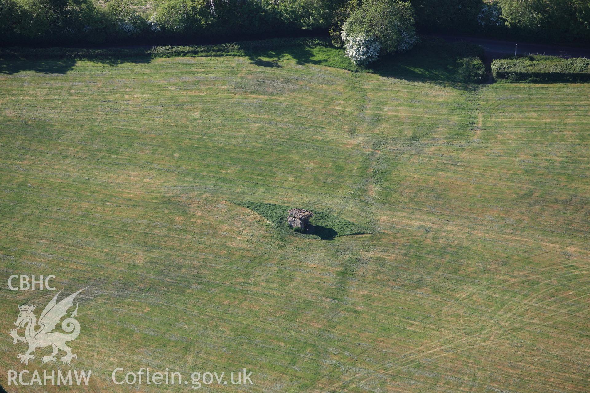 RCAHMW colour oblique photograph of St. Lythans Chambered Long Cairn, Maesyfelin. Taken by Toby Driver on 24/05/2010.