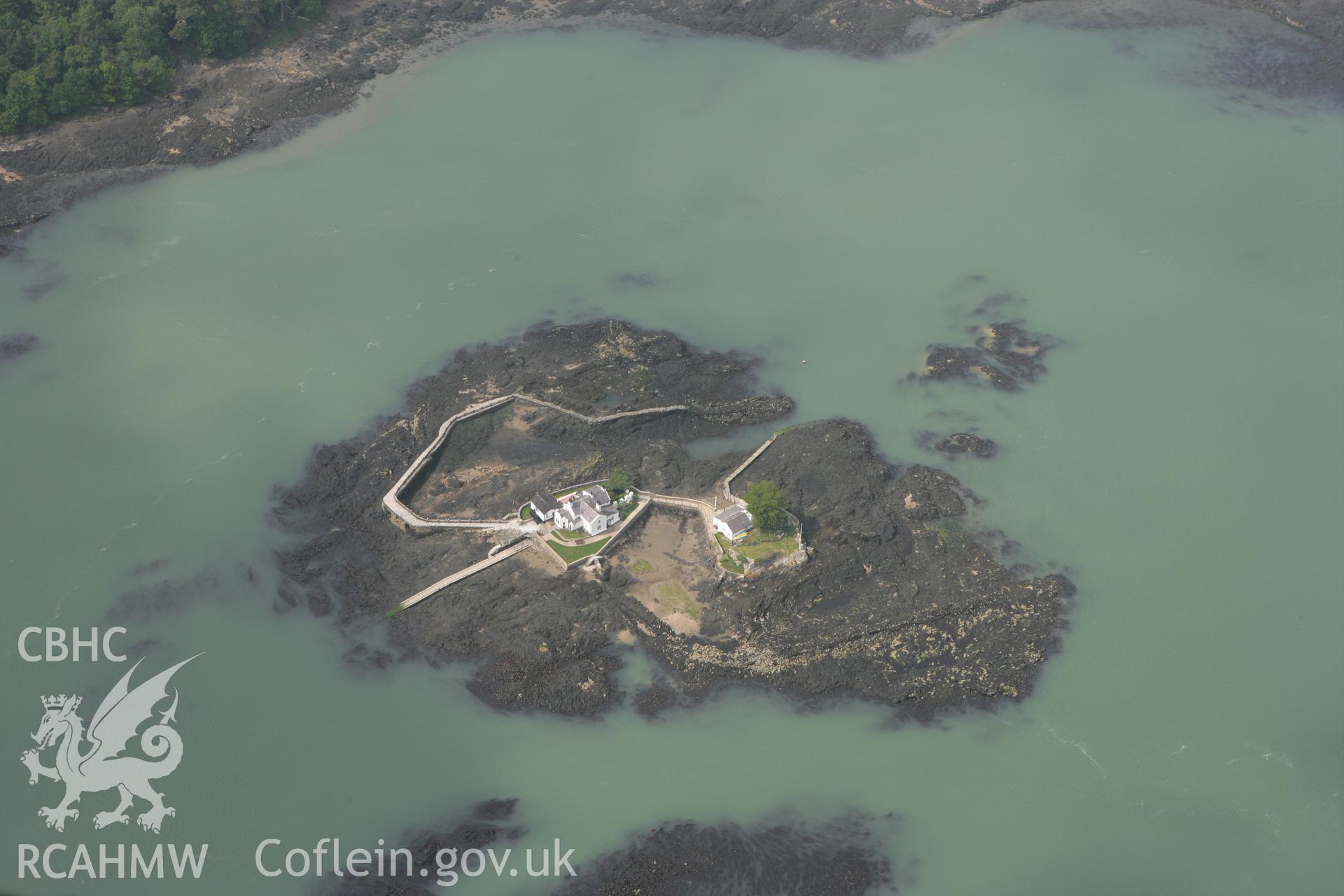 RCAHMW colour oblique photograph of Ynys Gorad Goch. Taken by Toby Driver on 10/06/2010.