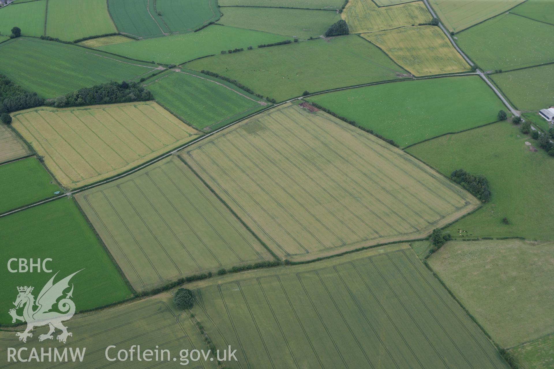 RCAHMW colour oblique photograph of Hindwell Palisaded Enclosure (site of). Taken by Toby Driver on 21/07/2010.