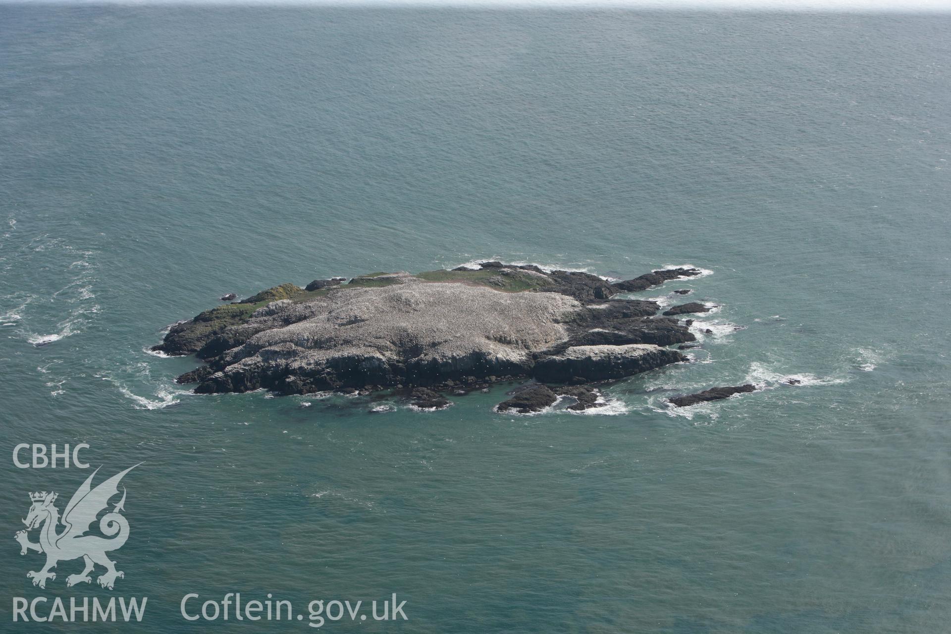 RCAHMW colour oblique photograph of Grassholm Island Settlement. Taken by Toby Driver on 09/09/2010.