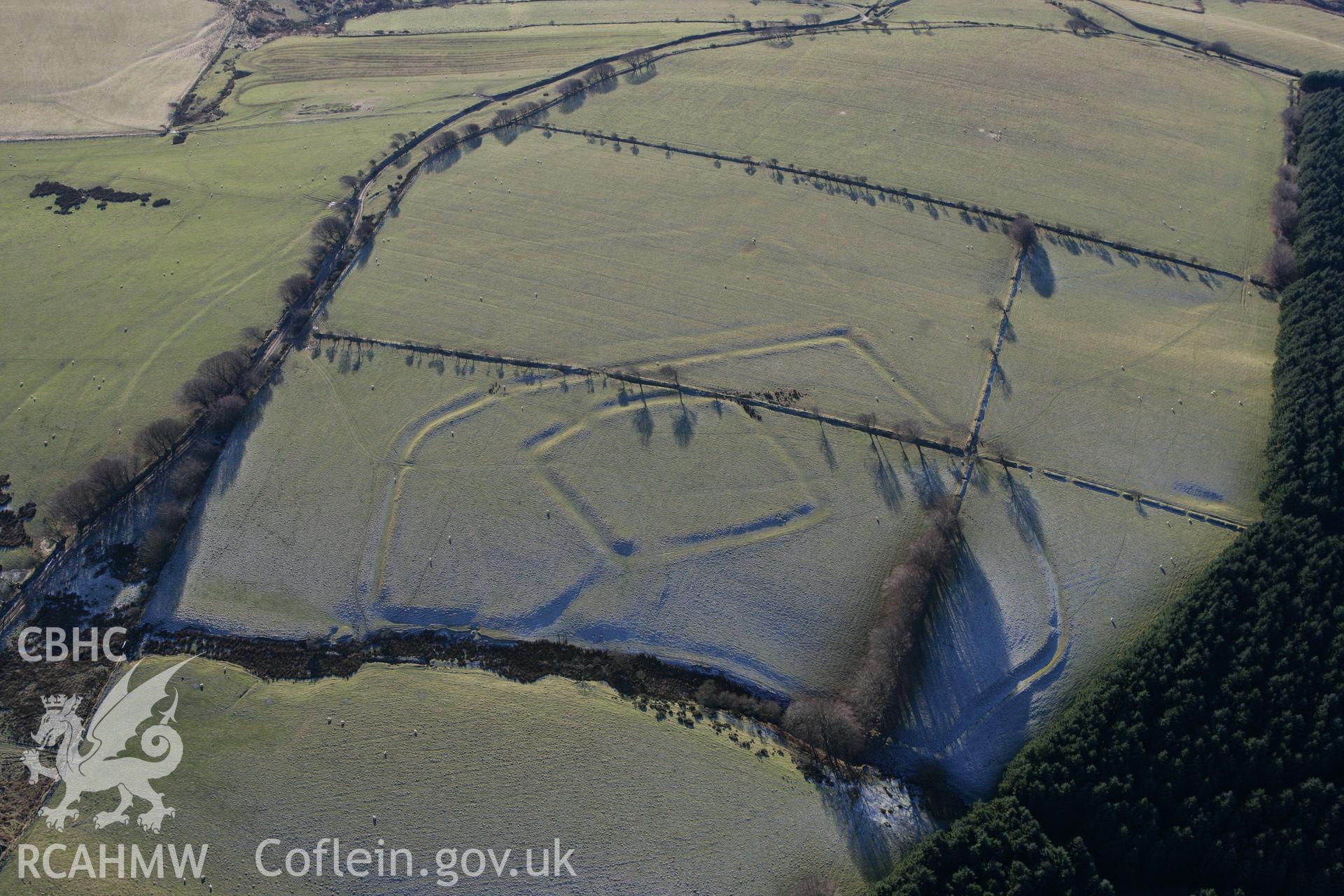 RCAHMW colour oblique photograph of Moel Ton-mawr hillfort. Taken by Toby Driver on 08/12/2010.