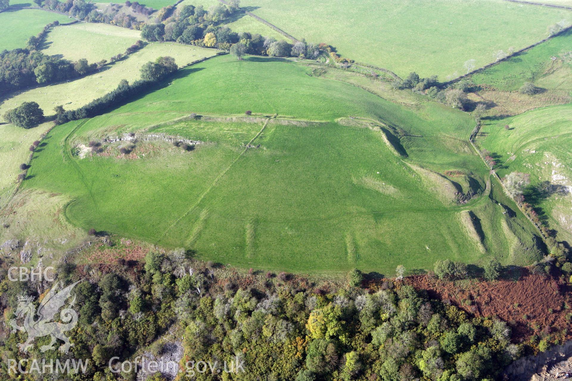 RCAHMW colour oblique photograph of Graig Fawr Camp (Graig Camp). Taken by Toby Driver on 13/10/2010.