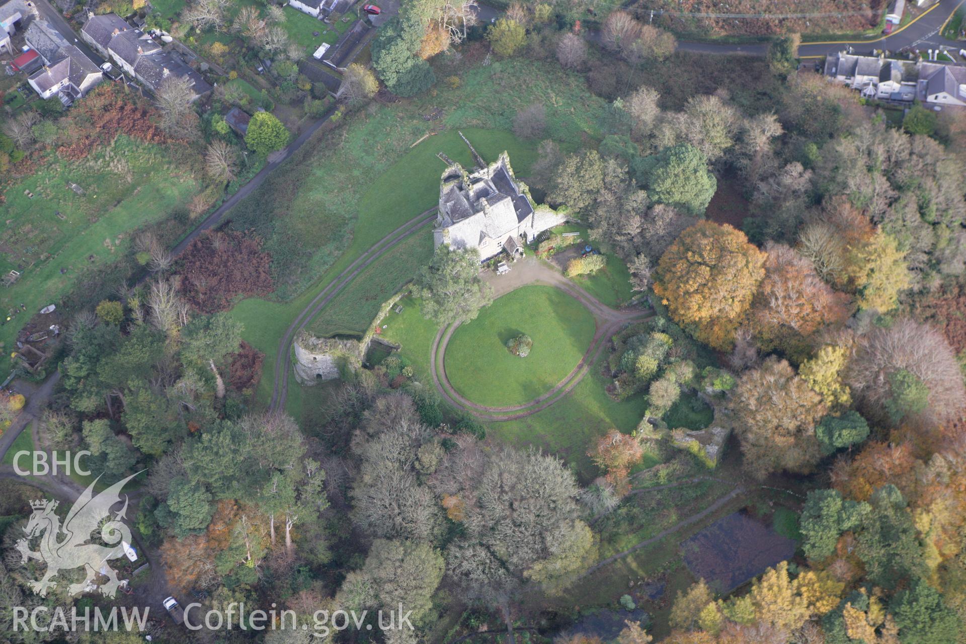 RCAHMW colour oblique photograph of Newport Castle, Pembrokeshire. Taken by Toby Driver on 16/11/2010.