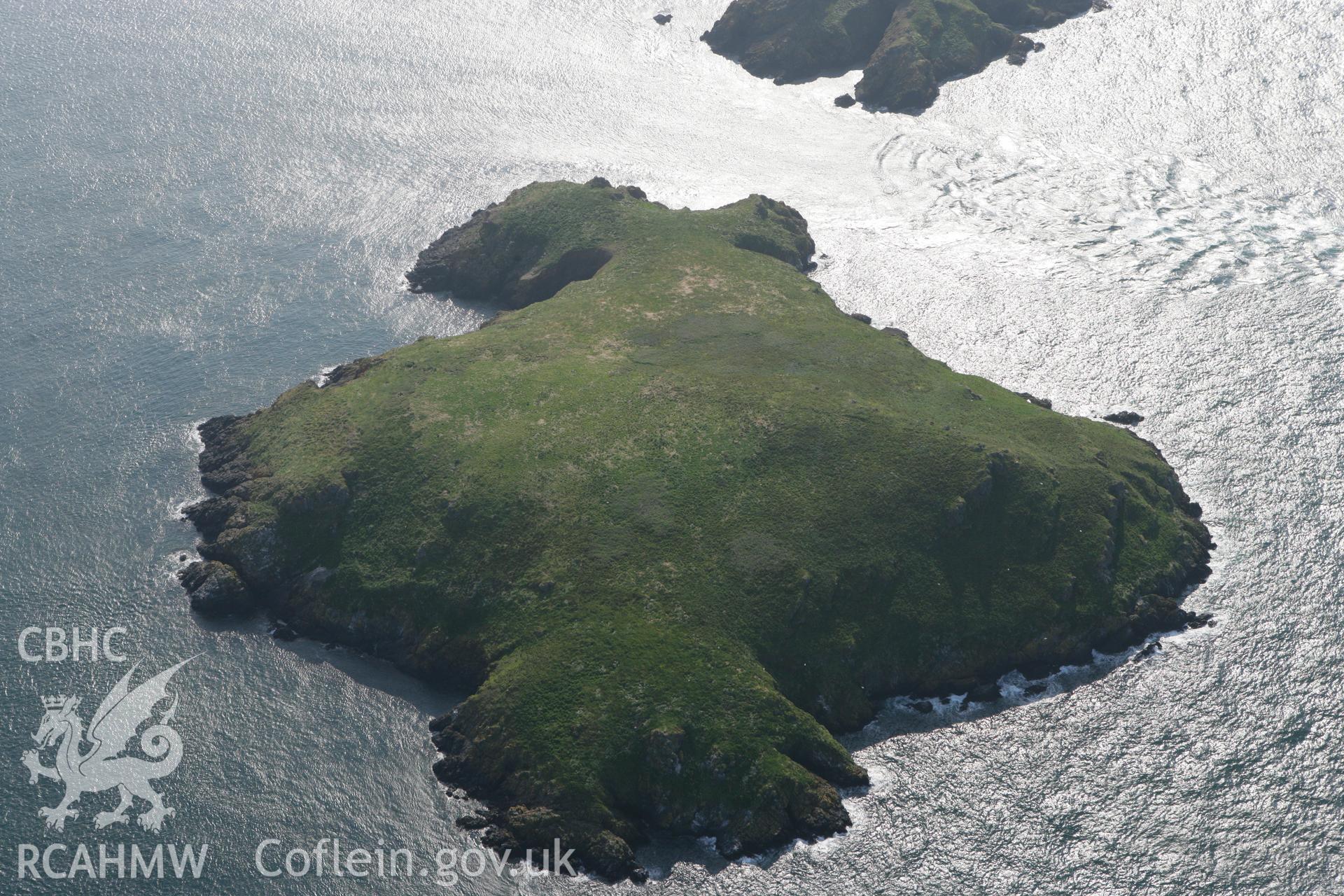 RCAHMW colour oblique photograph of Midland Isle. Taken by Toby Driver on 25/05/2010.