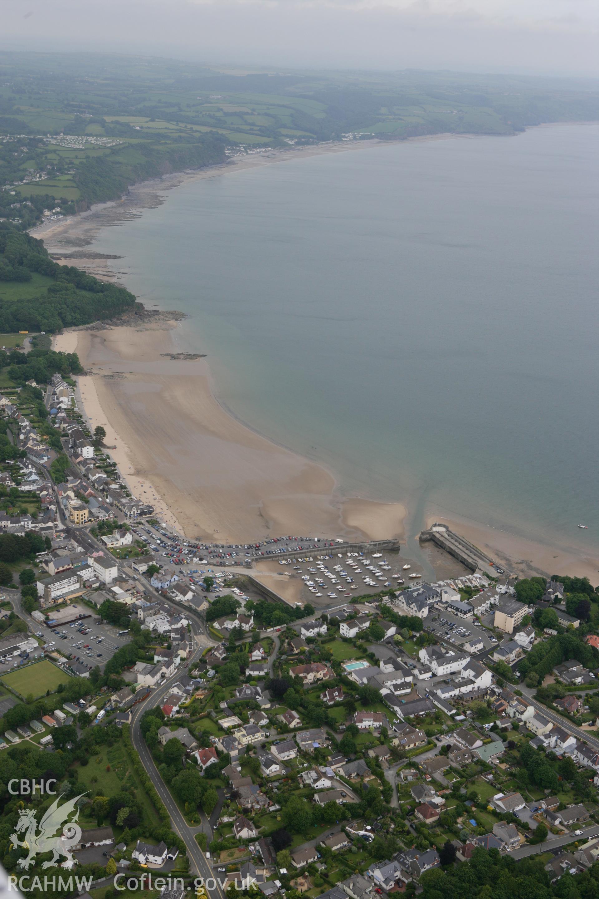 RCAHMW colour oblique photograph of Saundersfoot. Taken by Toby Driver on 11/06/2010.