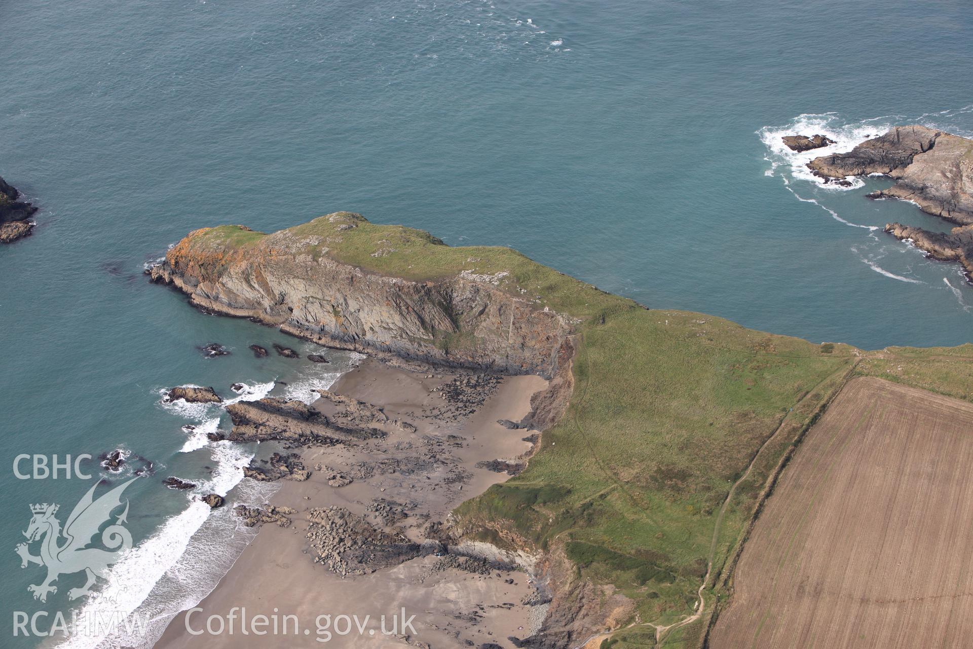 RCAHMW colour oblique photograph of Porth-Egr Promontory Fort. Taken by Toby Driver on 09/09/2010.