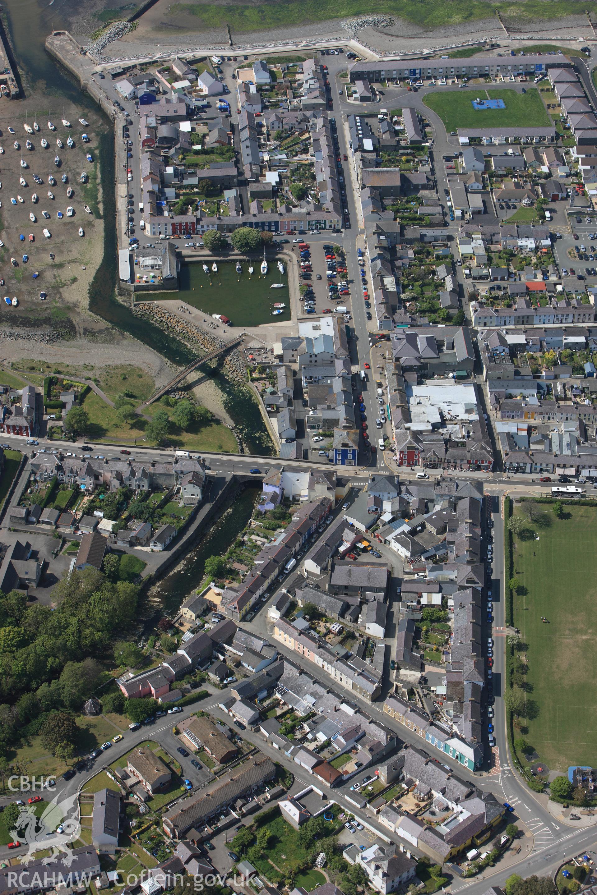 RCAHMW colour oblique photograph of Aberaeron. Taken by Toby Driver on 25/05/2010.