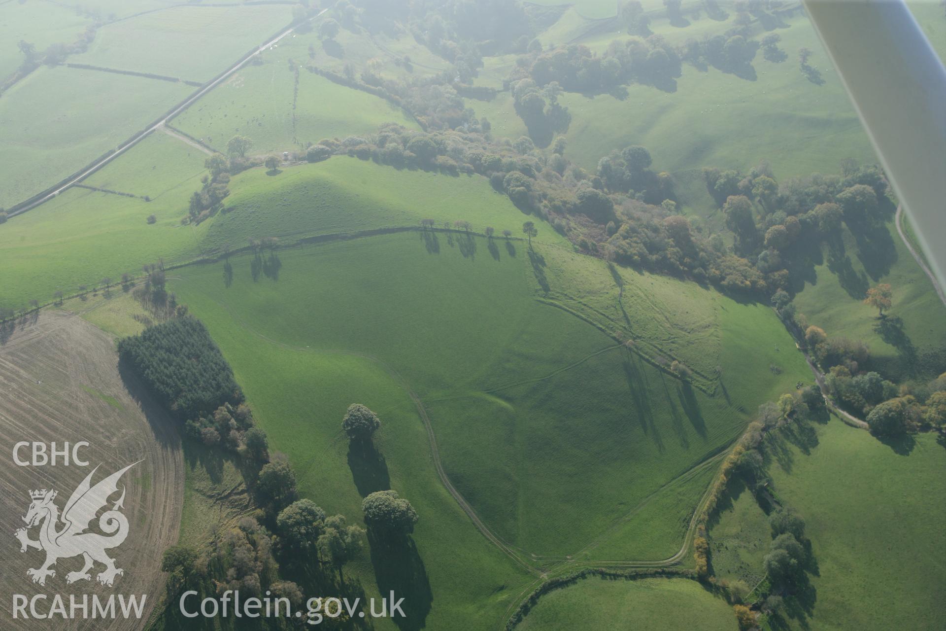 RCAHMW colour oblique photograph of Lower Crosscynon Enclosure. Taken by Toby Driver on 13/10/2010.