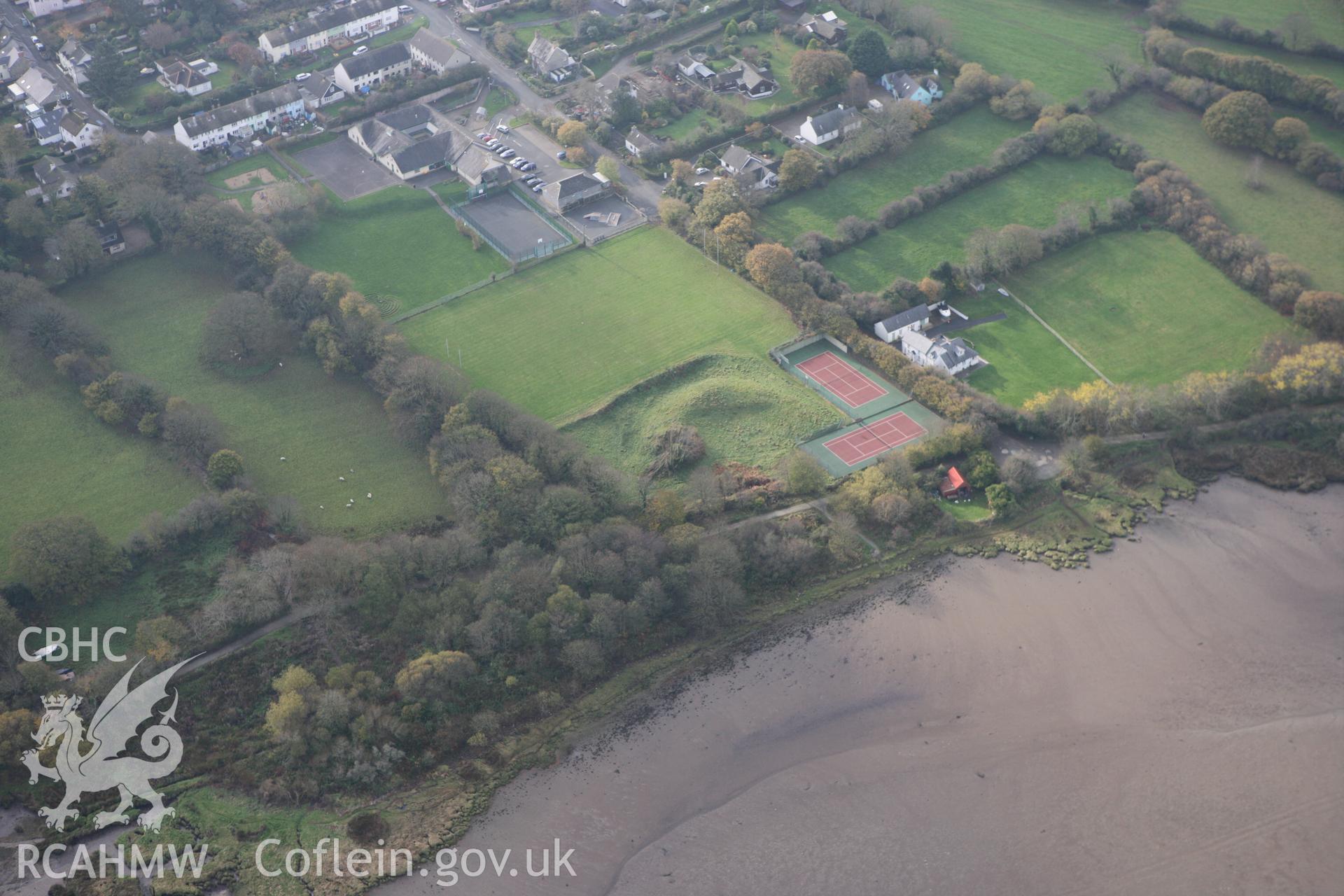 RCAHMW colour oblique photograph of Old Castle, Newport, Pembrokeshire. Taken by Toby Driver on 16/11/2010.