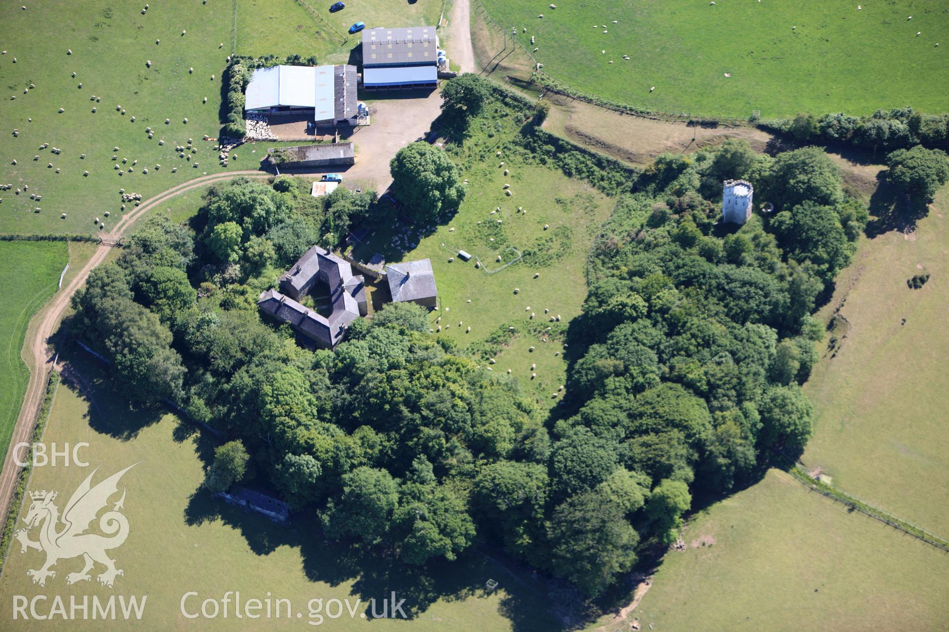 RCAHMW colour oblique photograph of Fort Williamsburgh (Caer Williamsburgh). Taken by Toby Driver on 16/06/2010.