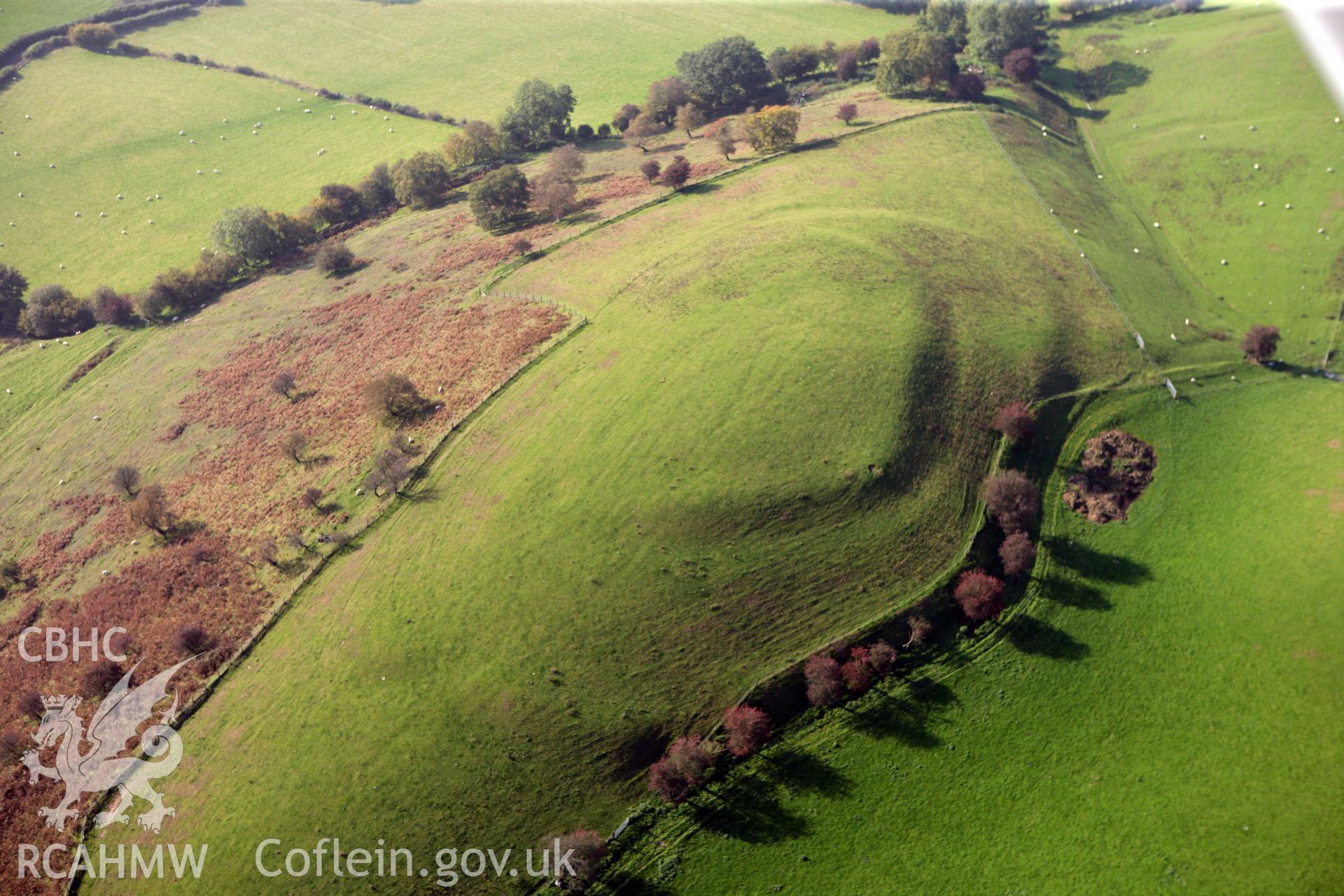 RCAHMW colour oblique photograph of Wern Camp. Taken by Toby Driver on 13/10/2010.