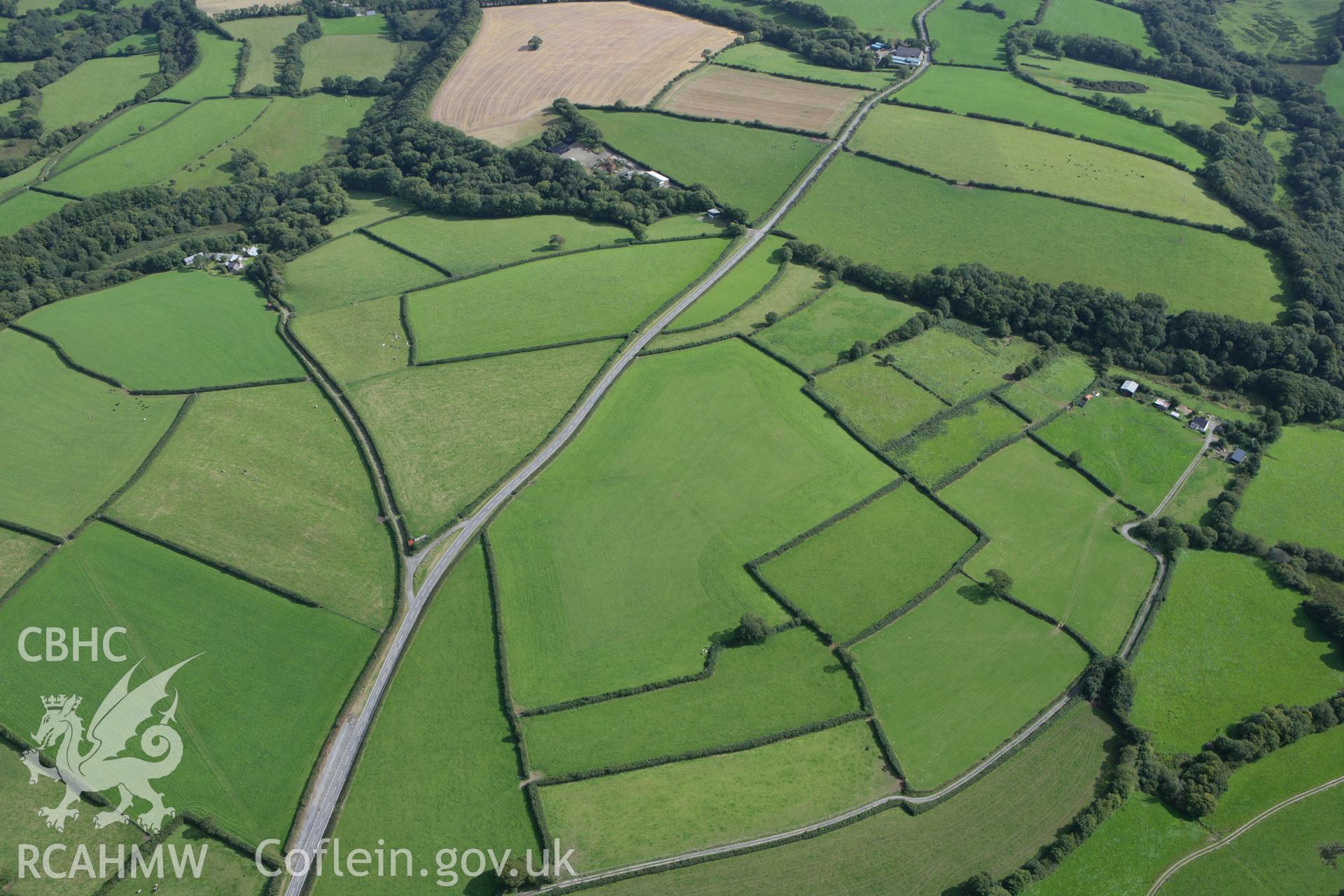 RCAHMW colour oblique photograph of Rhiwiau Round Barrow. Taken by Toby Driver on 09/09/2010.