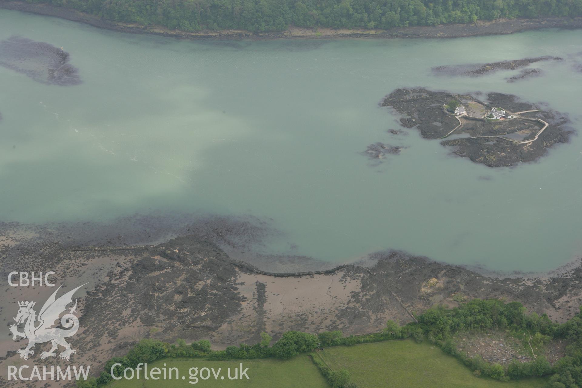 RCAHMW colour oblique photograph of Gorad ddu fish trap. Taken by Toby Driver on 10/06/2010.