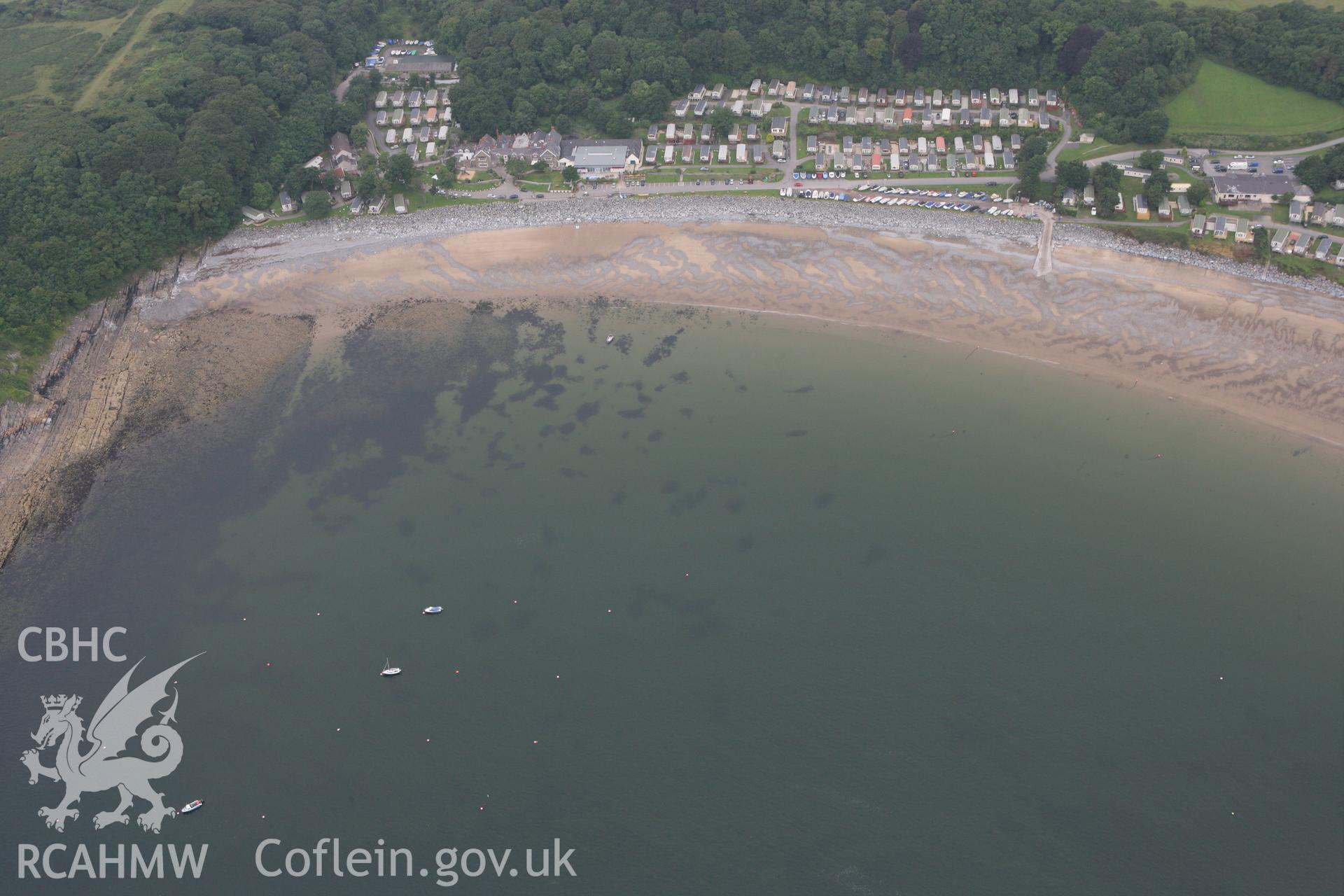 RCAHMW colour oblique photograph of Lydstep Haven, general views. Taken by Toby Driver on 23/07/2010.