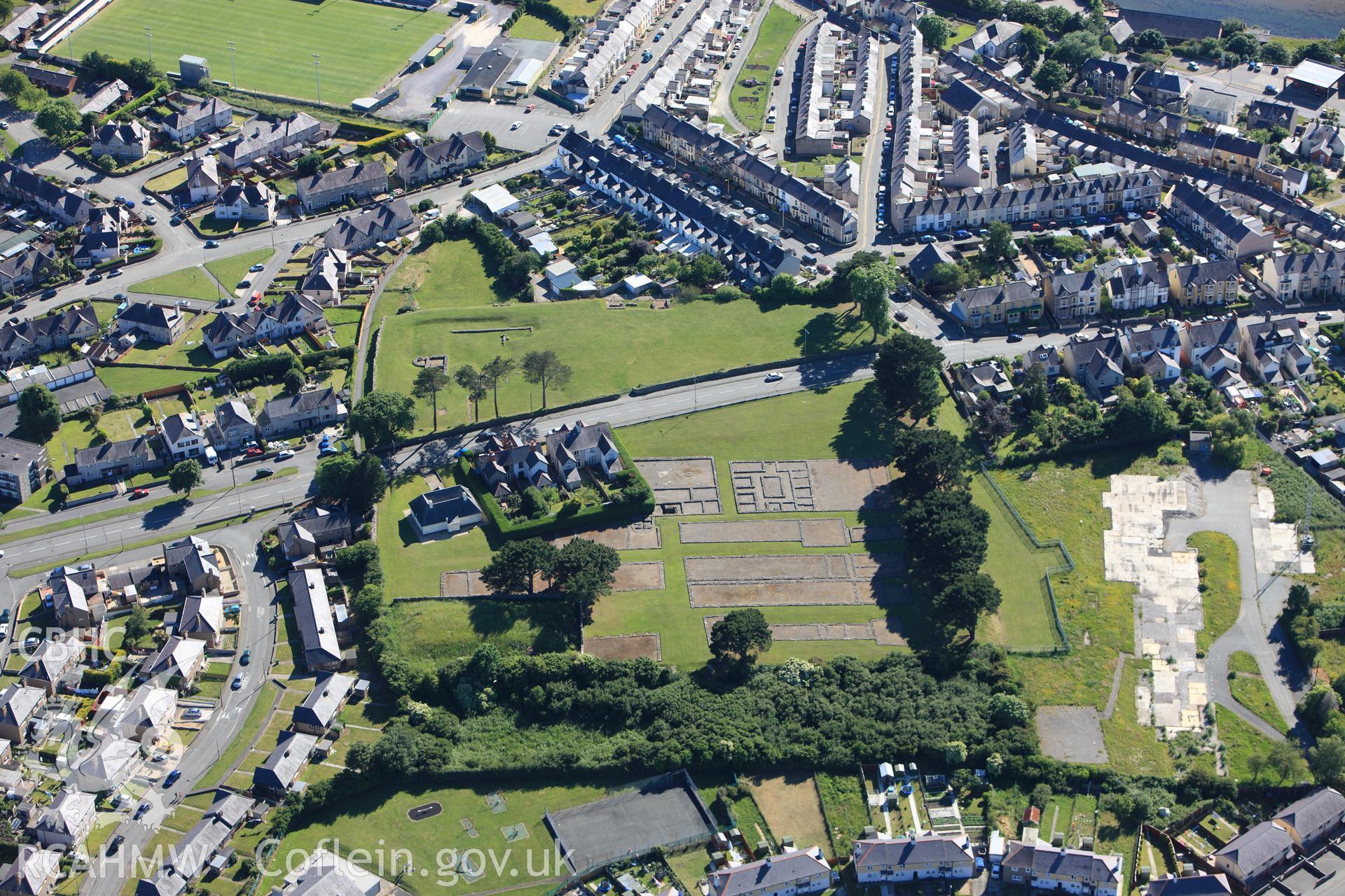 RCAHMW colour oblique photograph of Segontium Roman Military Settlement, Caernarfon. Taken by Toby Driver on 16/06/2010.