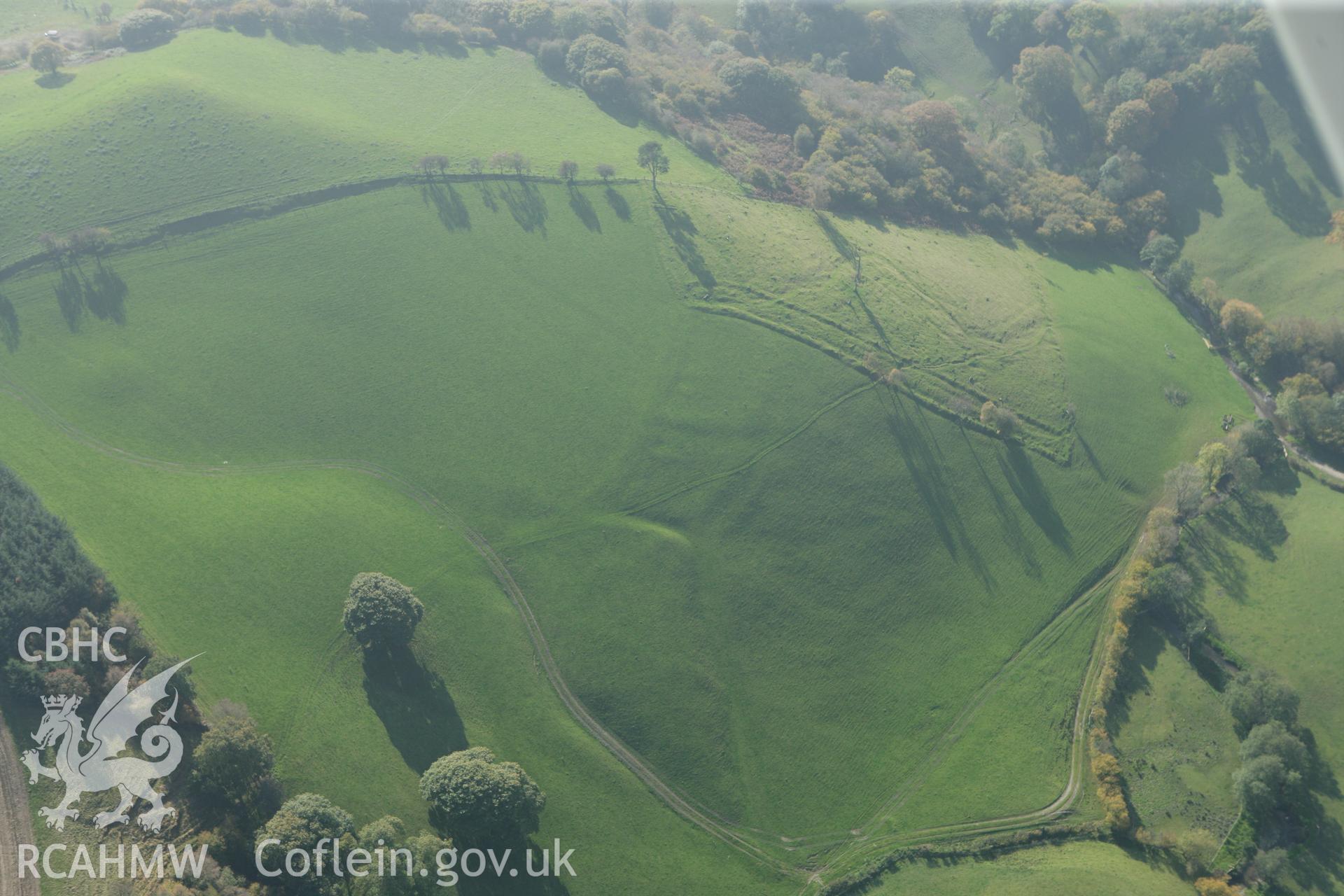 RCAHMW colour oblique photograph of Lower Crosscynon Enclosure. Taken by Toby Driver on 13/10/2010.