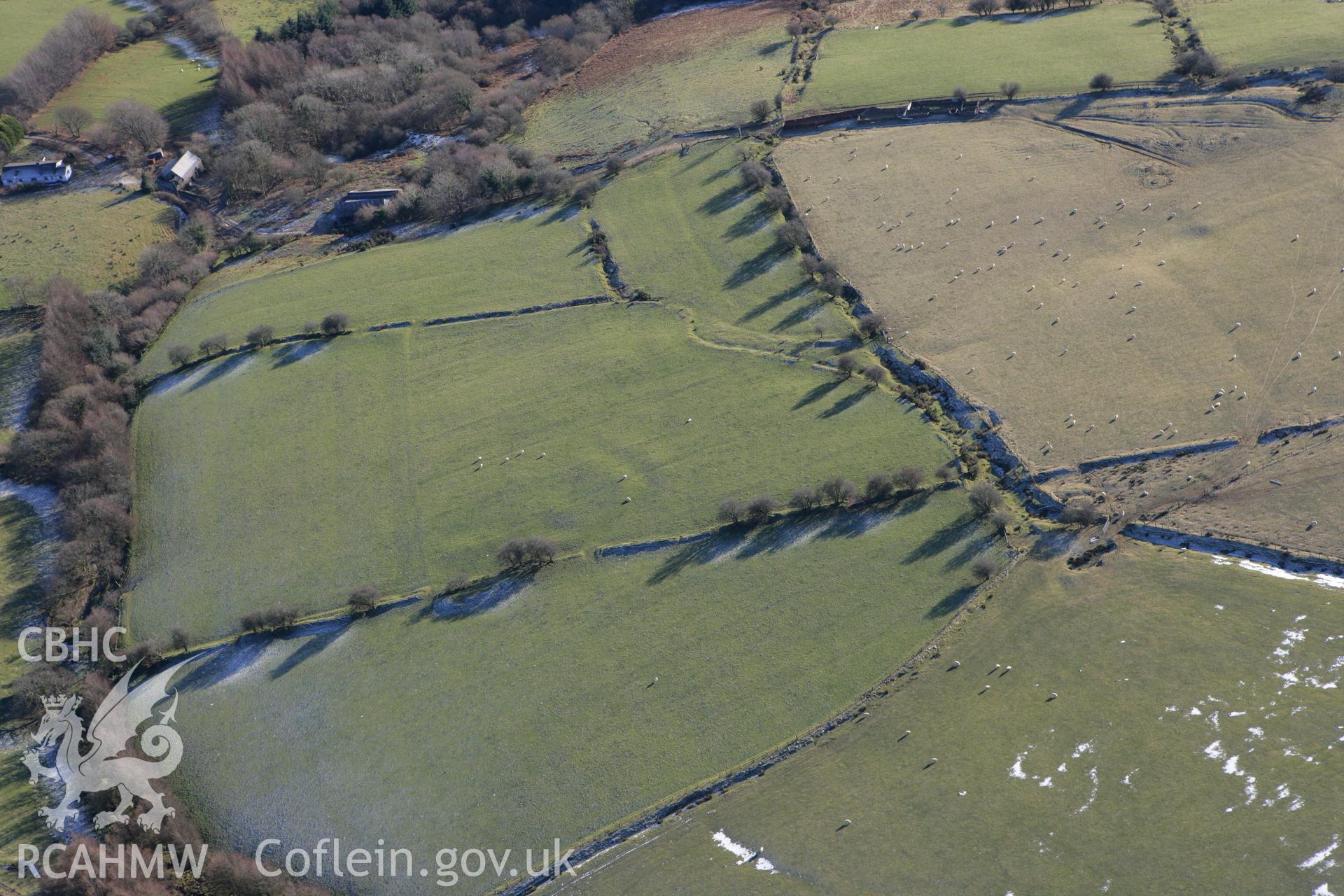 RCAHMW colour oblique photograph of Lluest wen enclosure. Taken by Toby Driver on 08/12/2010.