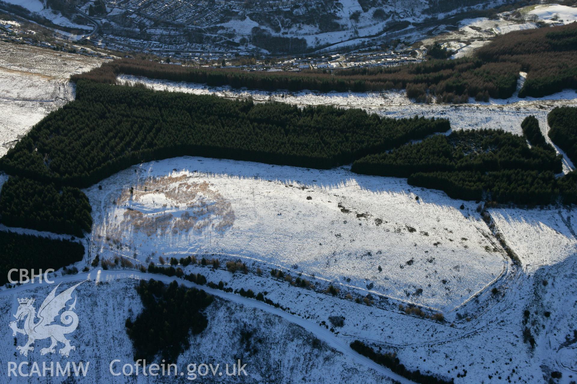 RCAHMW colour oblique photograph of Twyn y Briddallt, Roman marching camp. Taken by Toby Driver on 08/12/2010.