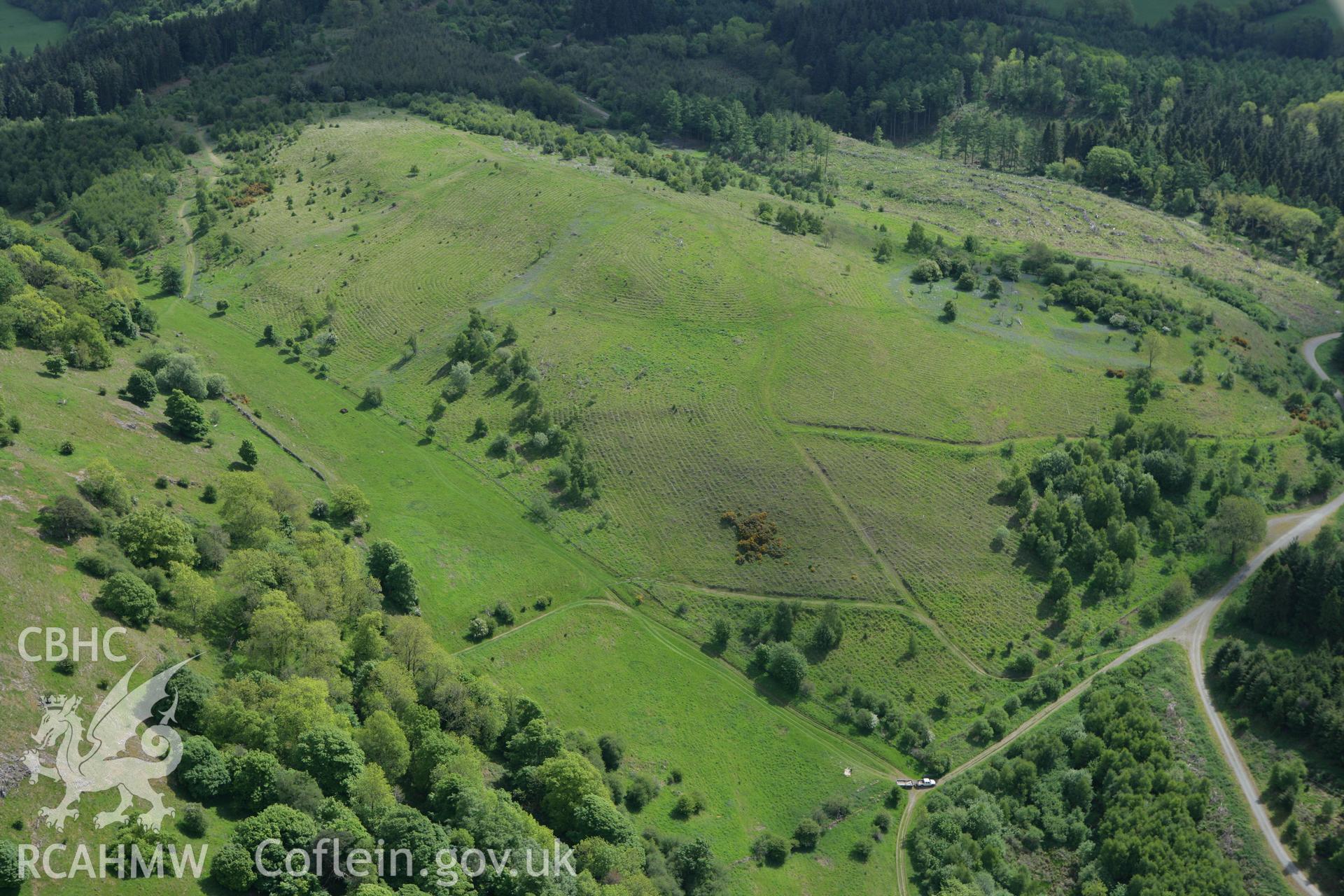 RCAHMW colour oblique photograph of Breidden field system. Taken by Toby Driver on 27/05/2010.