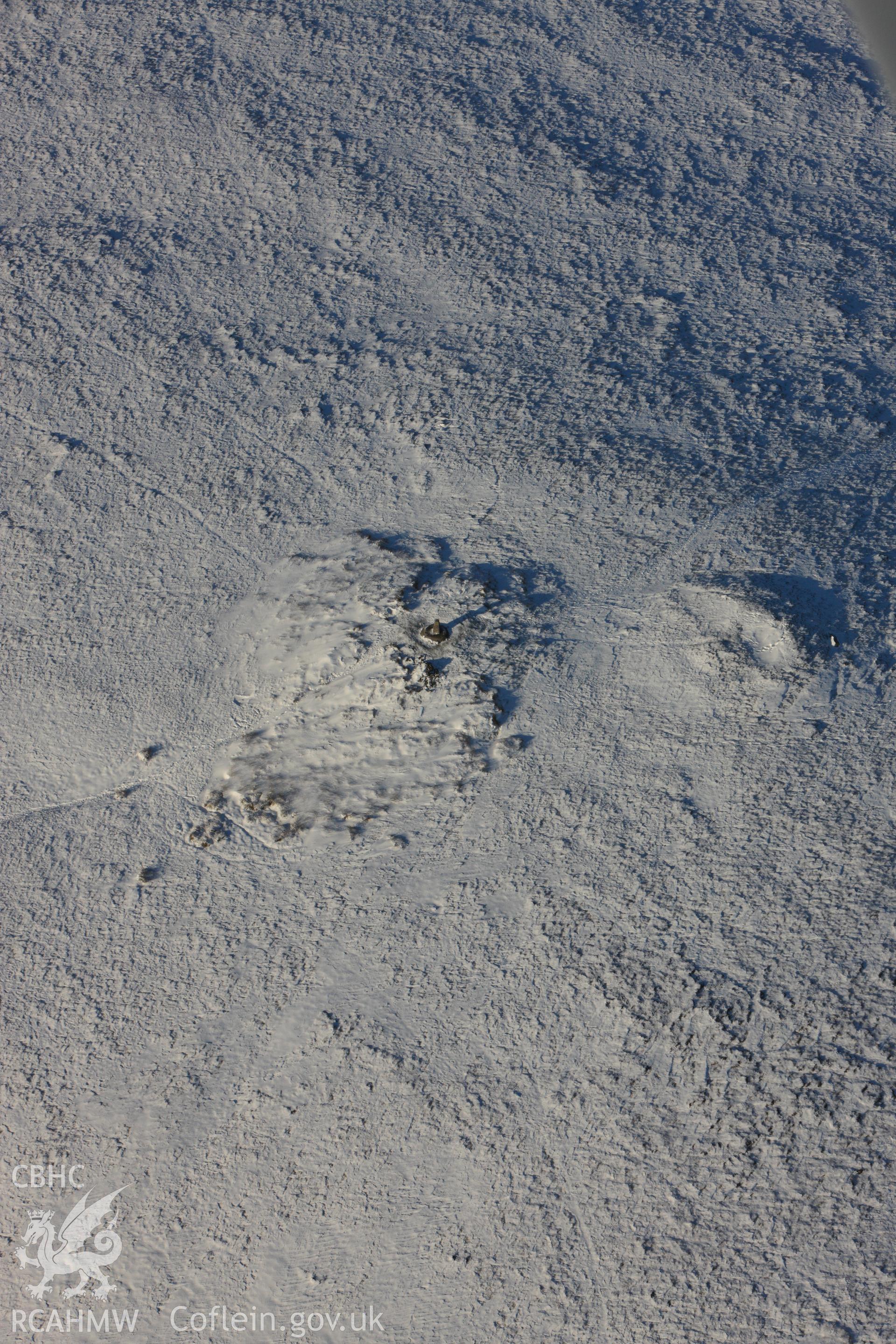 RCAHMW colour oblique photograph of Foel Cwm-cerwyn II, cairn cemetery. Taken by Toby Driver on 01/12/2010.