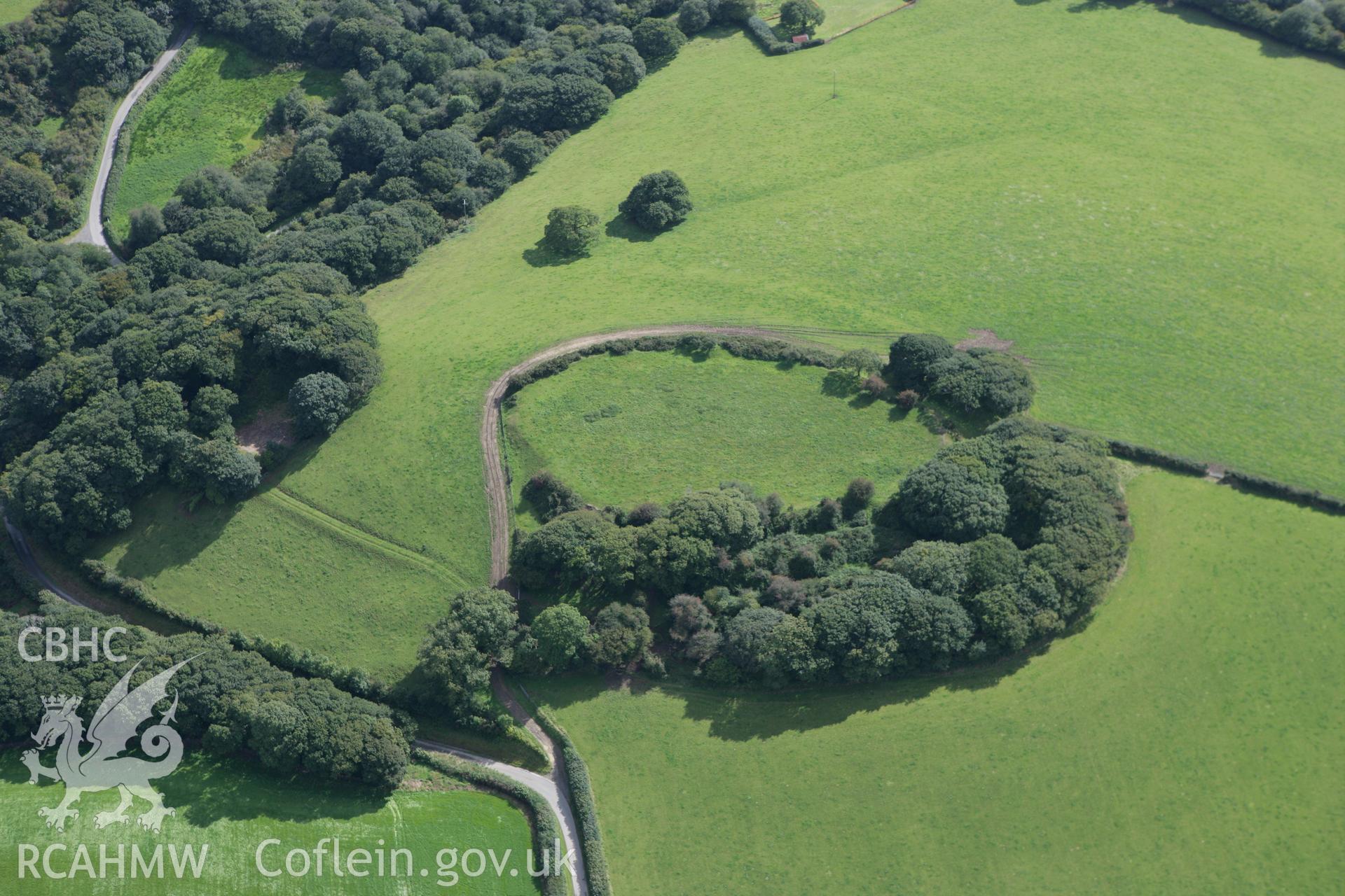 RCAHMW colour oblique photograph of Castell Cymmer (Rhyd-Brown Camp). Taken by Toby Driver on 09/09/2010.