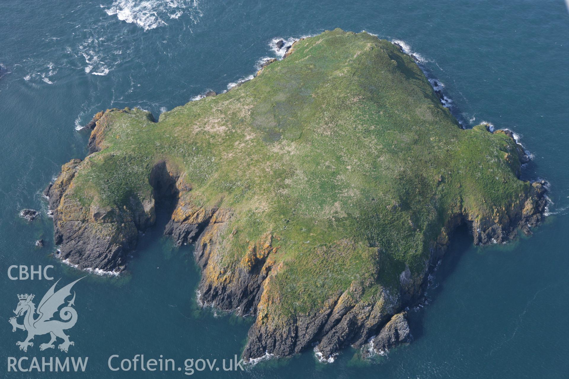 RCAHMW colour oblique photograph of Midland Isle. Taken by Toby Driver on 25/05/2010.