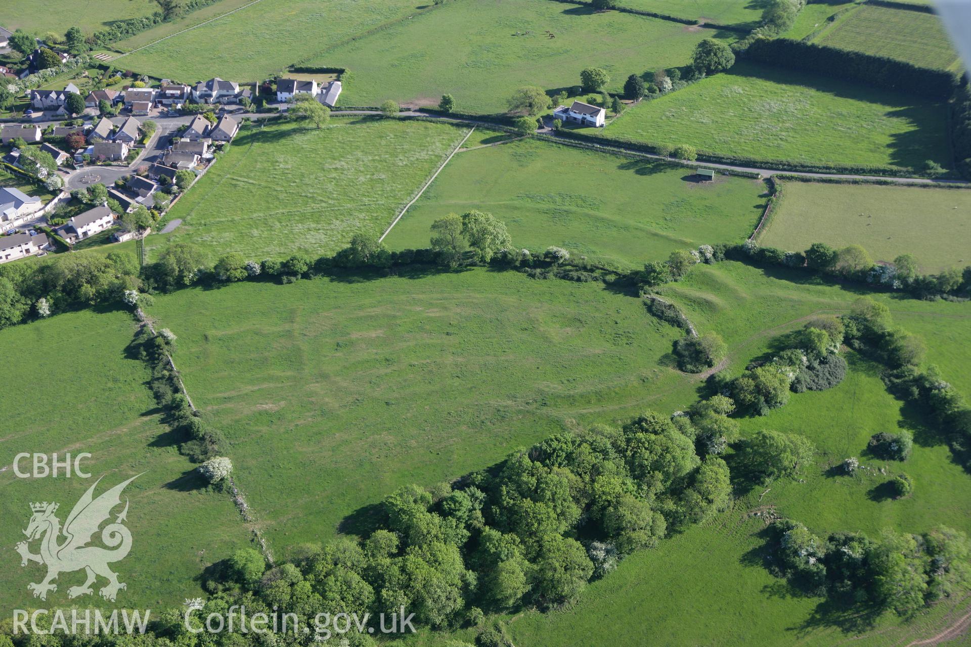 RCAHMW colour oblique photograph of Caer Dynnaf. Taken by Toby Driver on 24/05/2010.