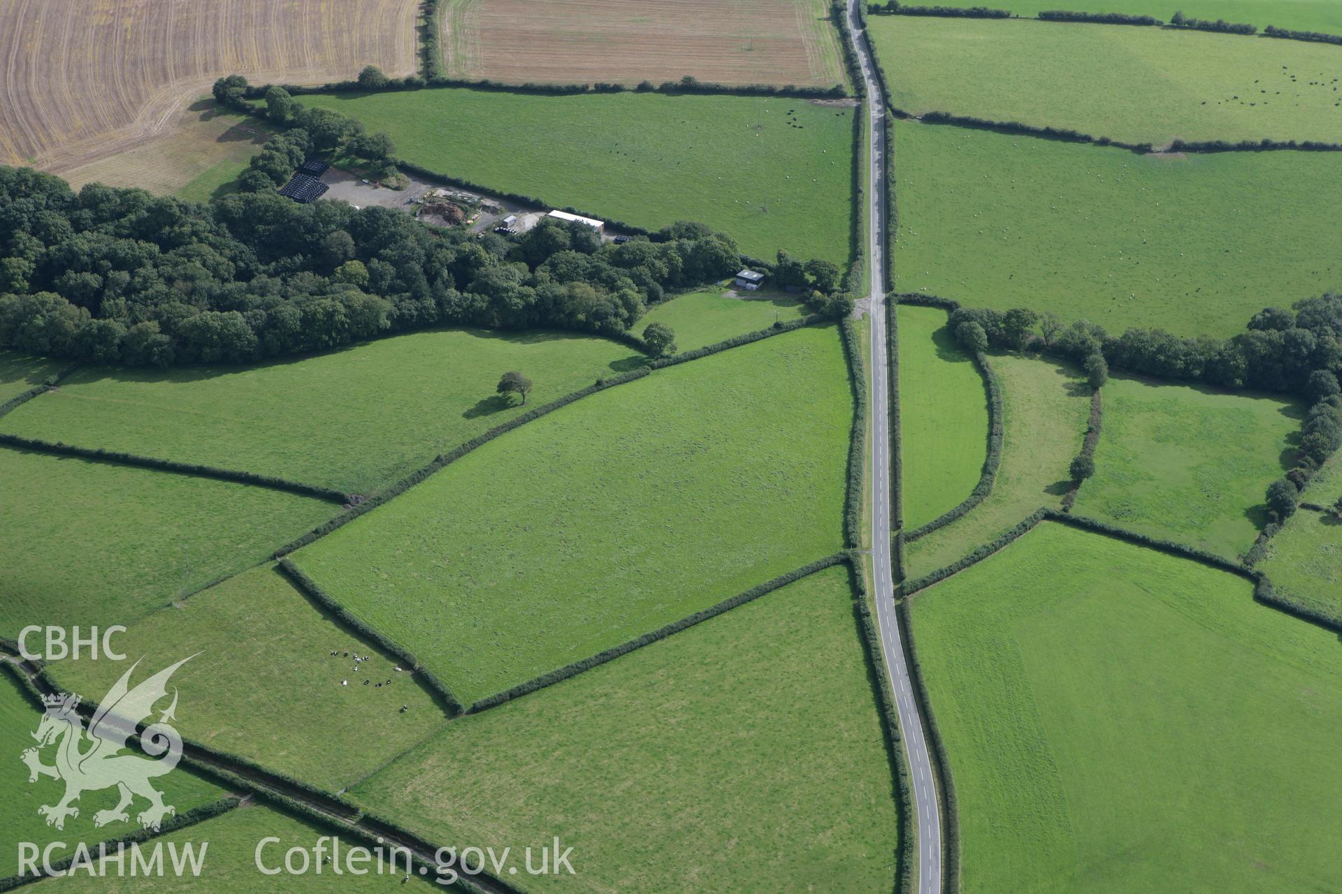 RCAHMW colour oblique photograph of Rhiwiau Round Barrow. Taken by Toby Driver on 09/09/2010.