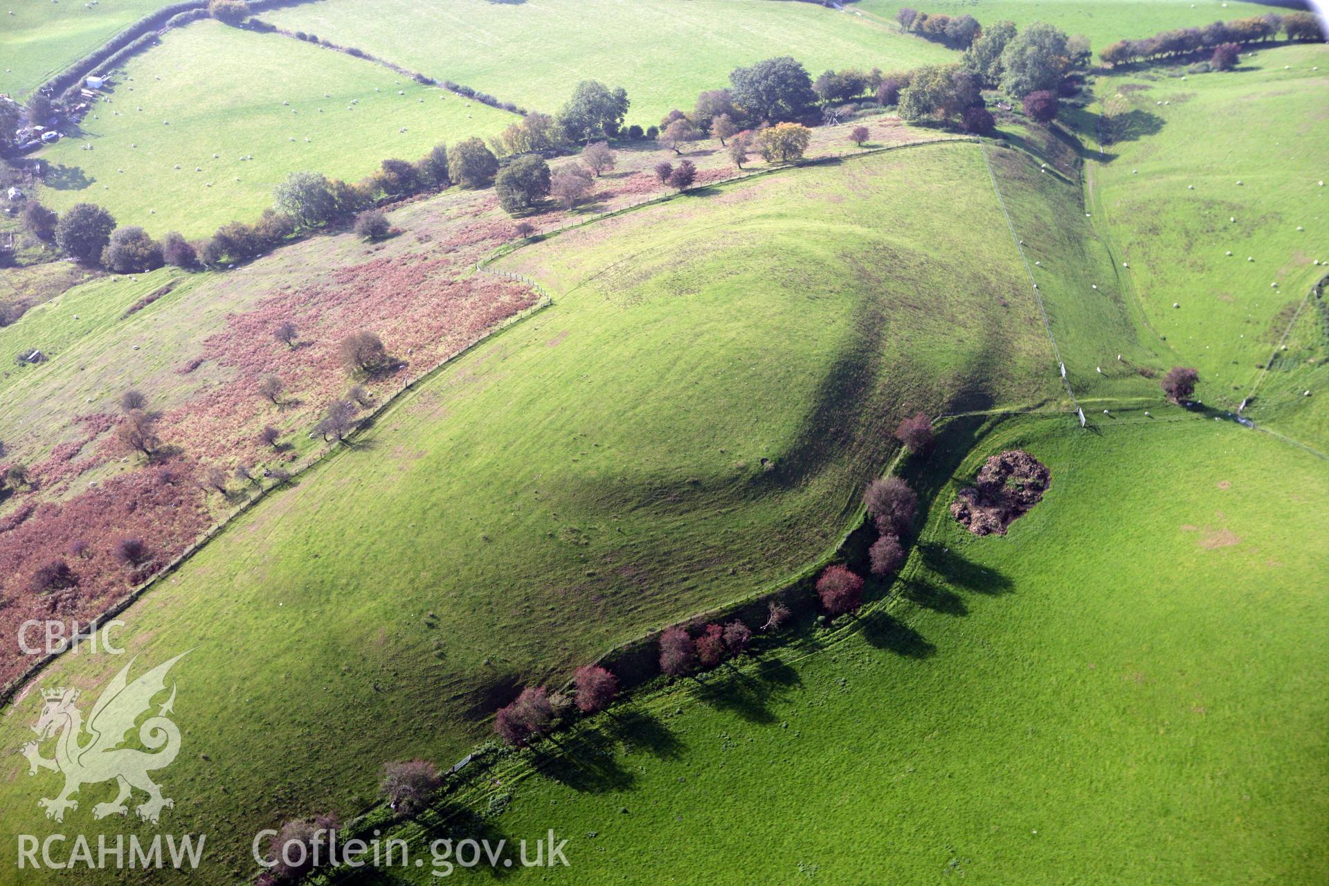 RCAHMW colour oblique photograph of Wern Camp. Taken by Toby Driver on 13/10/2010.