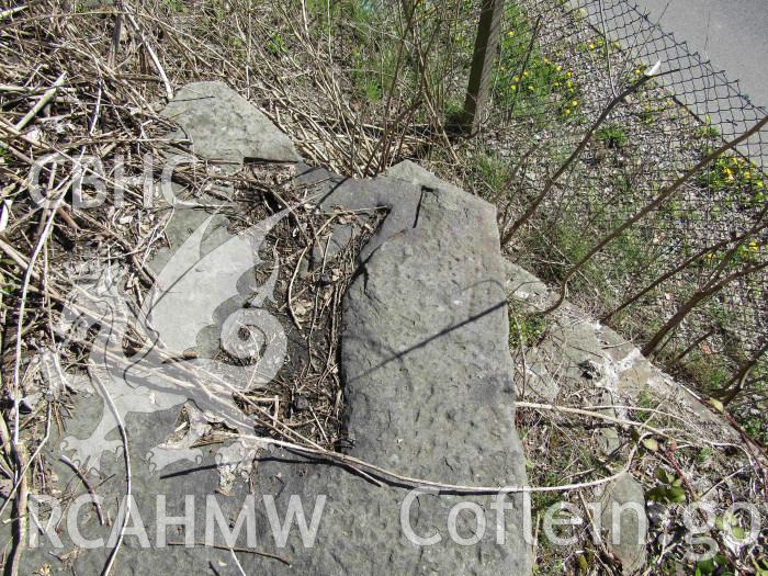 'Lock yr odyn no. 29, counterbalance, hinge mounting indent, tail end west chamber, d.' Colour digital photograph of Lock 29 (Glandwor villa lock) of the Glamorganshire Canal in Trallwn, Pontypridd. Taken by Mr Kelvin Merriott.