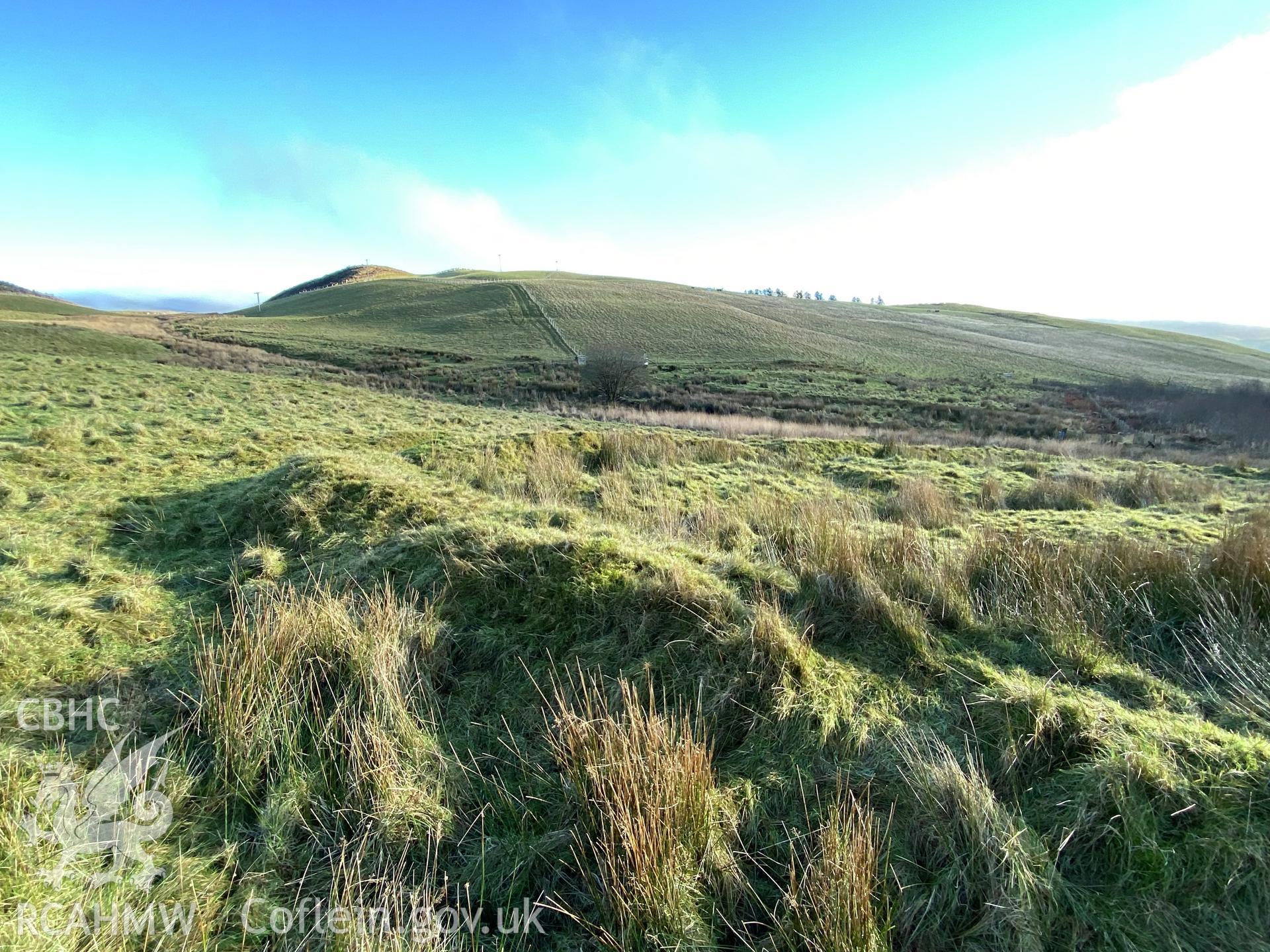 Digital colour photograph showing Bwlch-yr-oerfa ruins, produced by Paul R Davis in 2021.