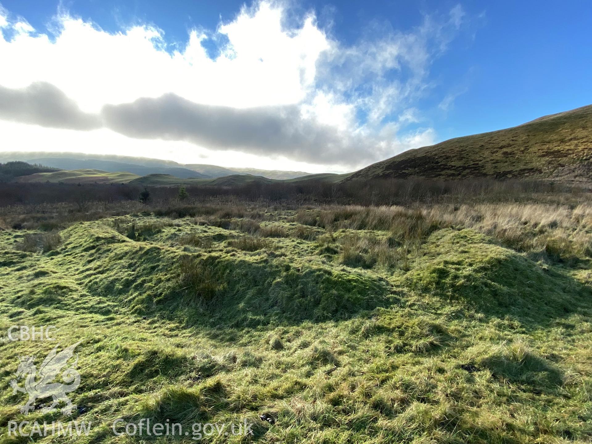 Digital colour photograph showing Bwlch-yr-oerfa ruins, produced by Paul R Davis in 2021.