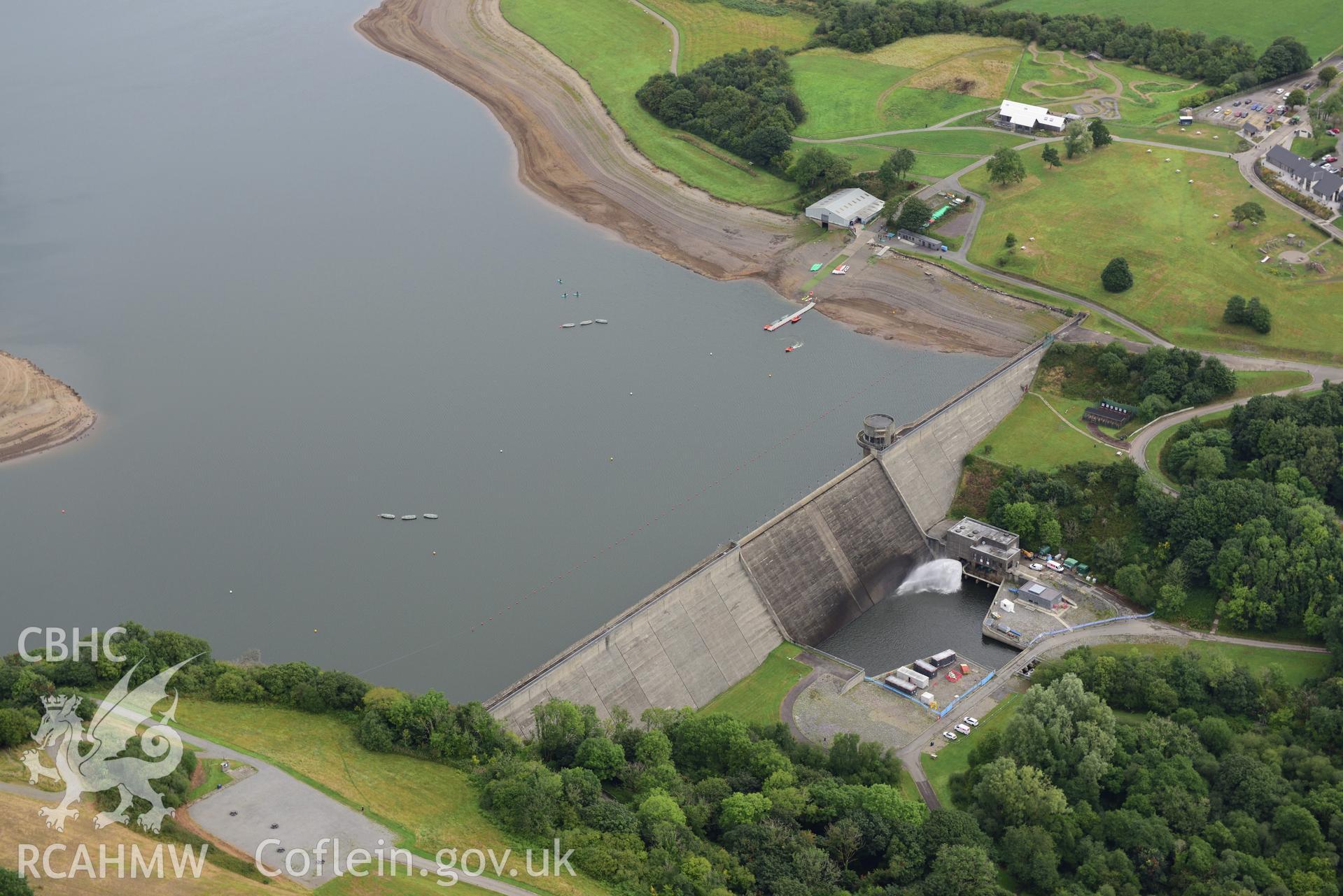 Detailed view of the dam at Llys y Fran Reservoir, Pembrokeshire, under drought conditions. Oblique aerial photograph taken during the Royal Commission’s programme of archaeological aerial reconnaissance by Toby Driver on 19 August 2022.