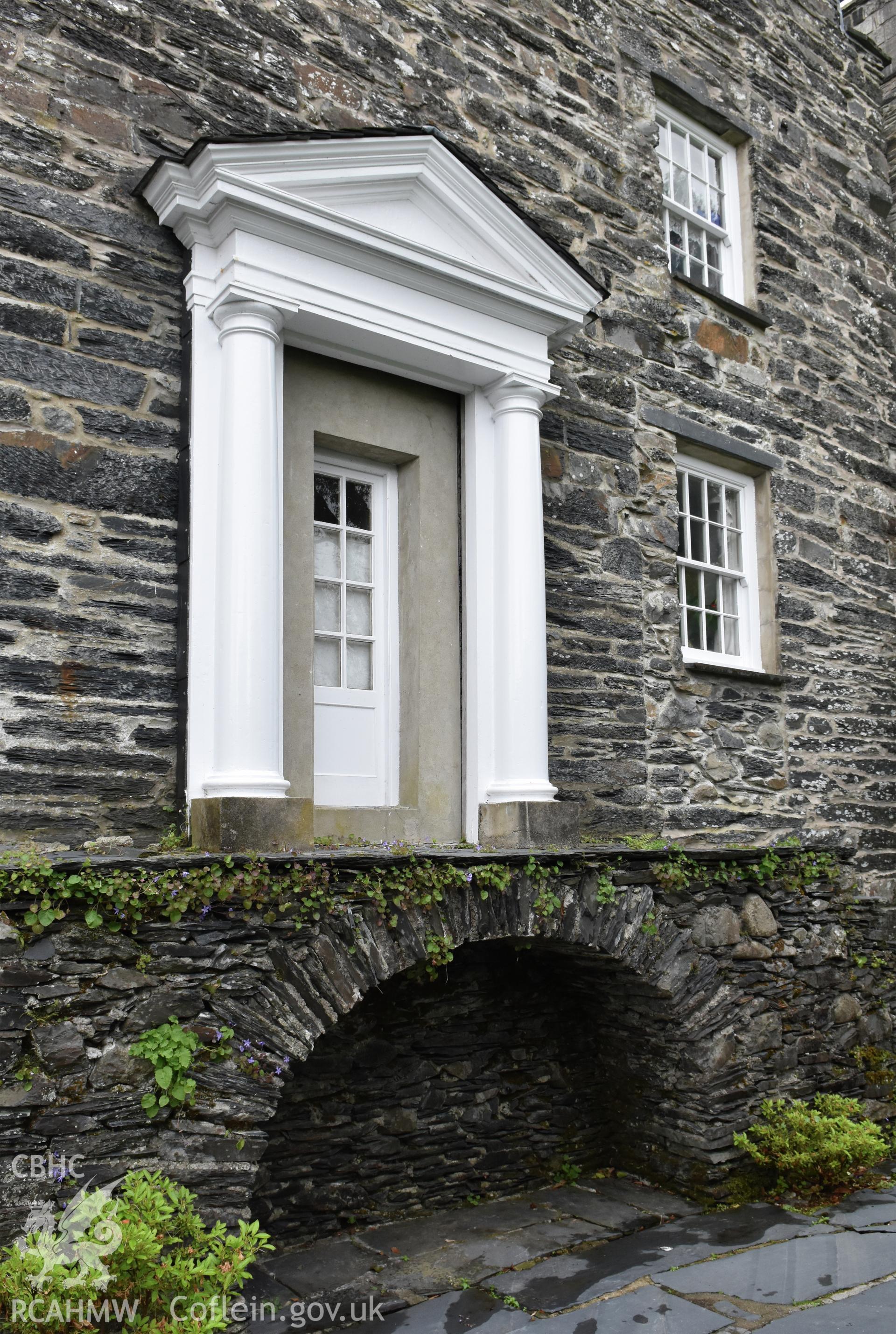 Plas Brondanw; exterior detail of door Taken by Susan Fielding.